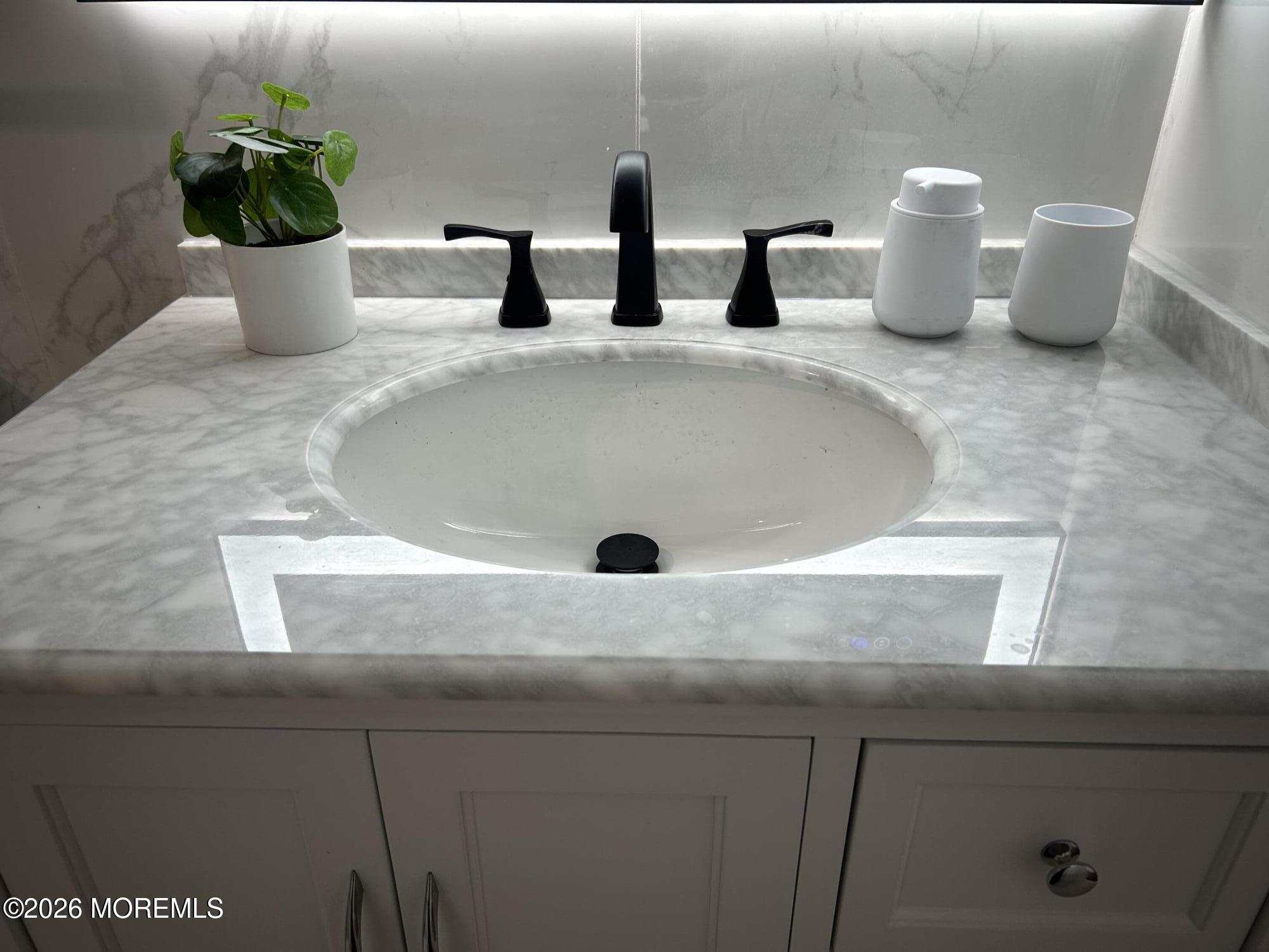 1035C Aberdeen Drive