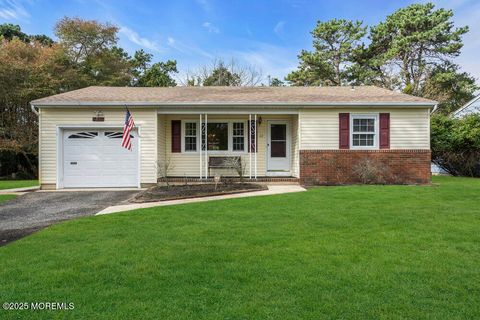Photo of 22 York Street, Toms River, NJ 08757 (MLS # 22530940)