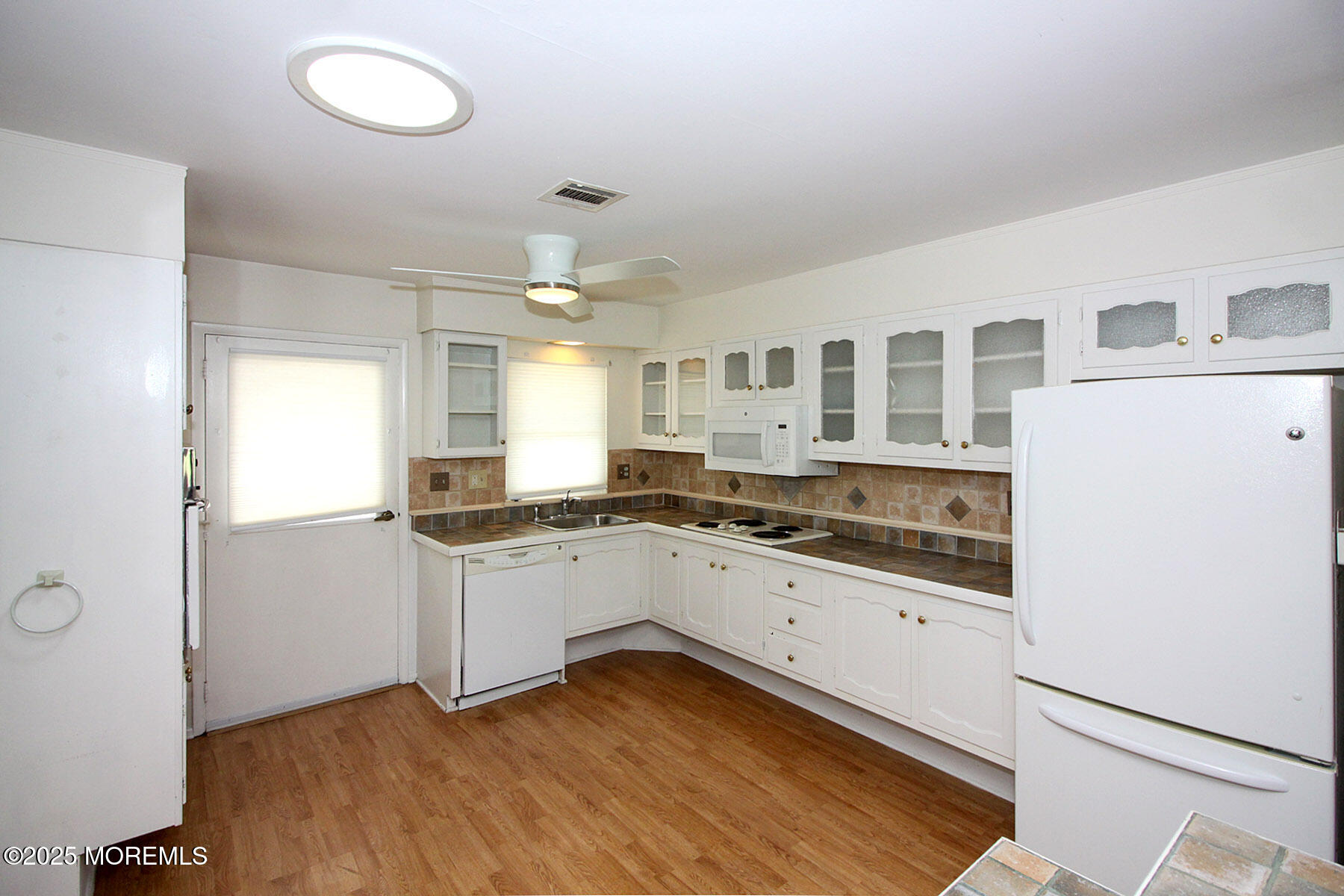 392 Picardy Court #B, Lakewood, New Jersey image 5