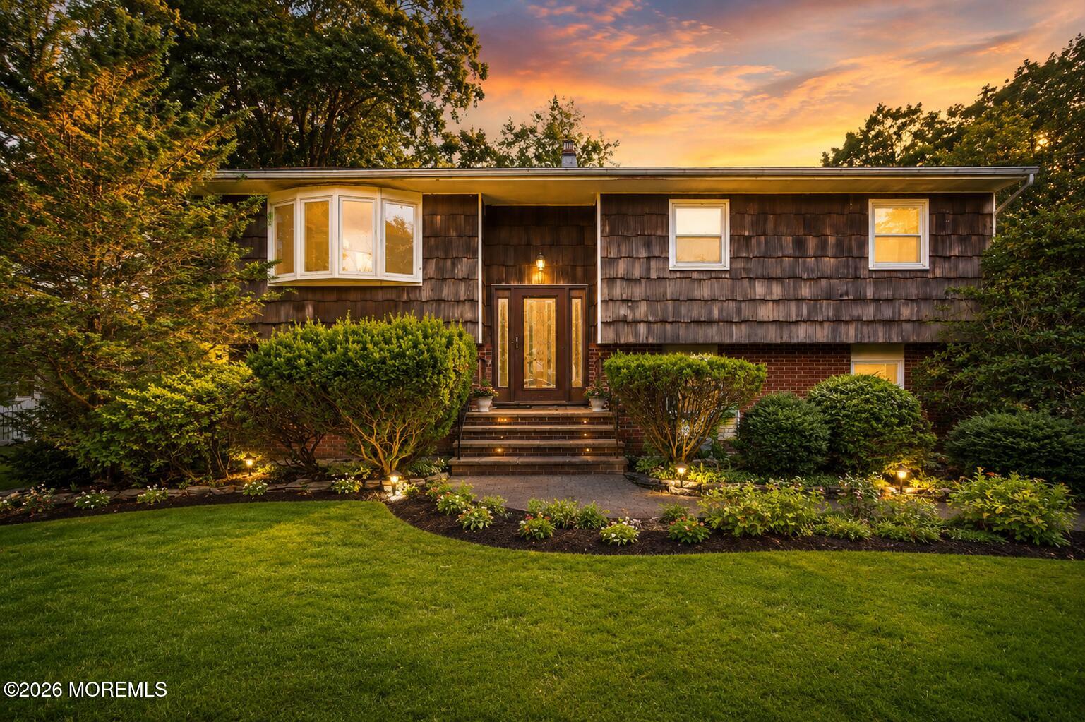 1211 Tuxedo Place
