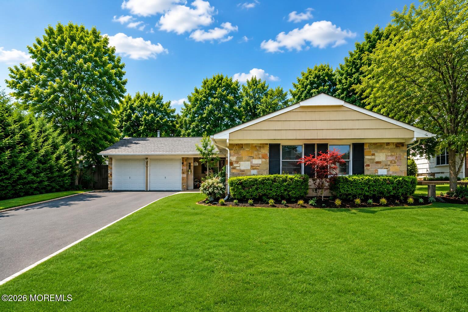 Photo 1 of 29 — 186 Van Brackle Road, Aberdeen, NJ 07747