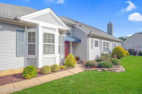 Photo of 88 Eleanor Road, Manchester, NJ 08759 (MLS # 22530070)