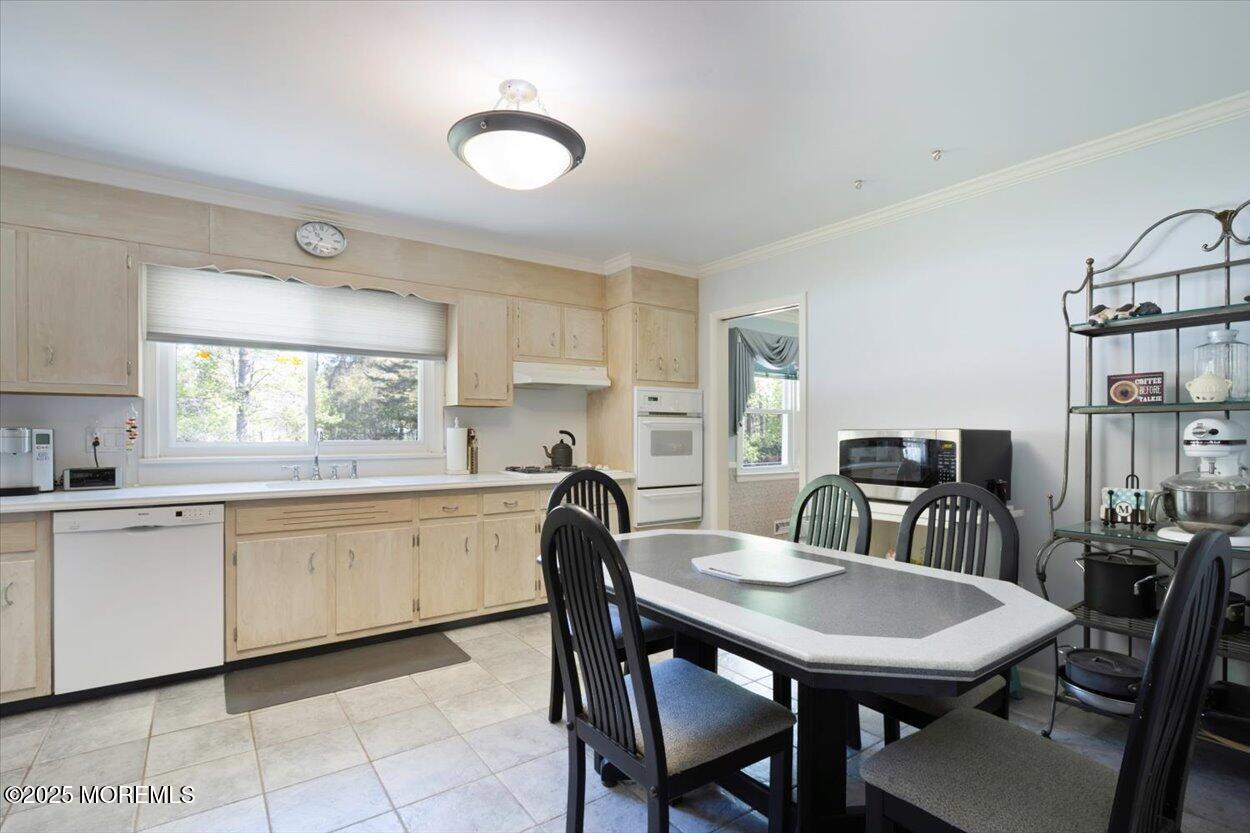 773 Nut Swamp Road, Red Bank, New Jersey image 10