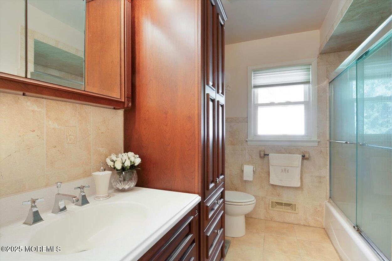 773 Nut Swamp Road, Red Bank, New Jersey image 15