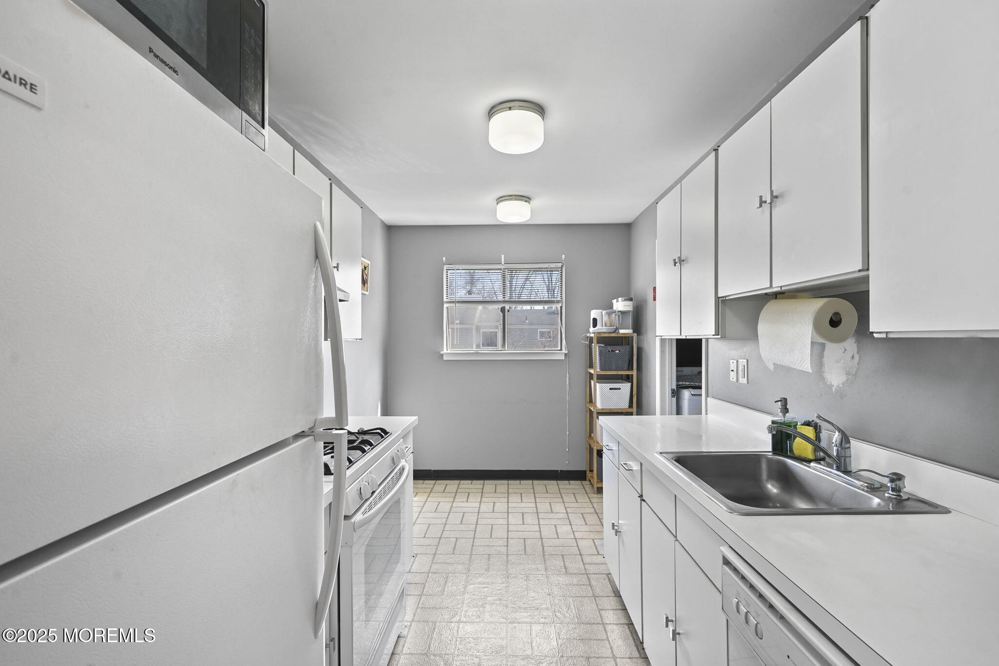 15 Fern Court, Tinton Falls, New Jersey image 6