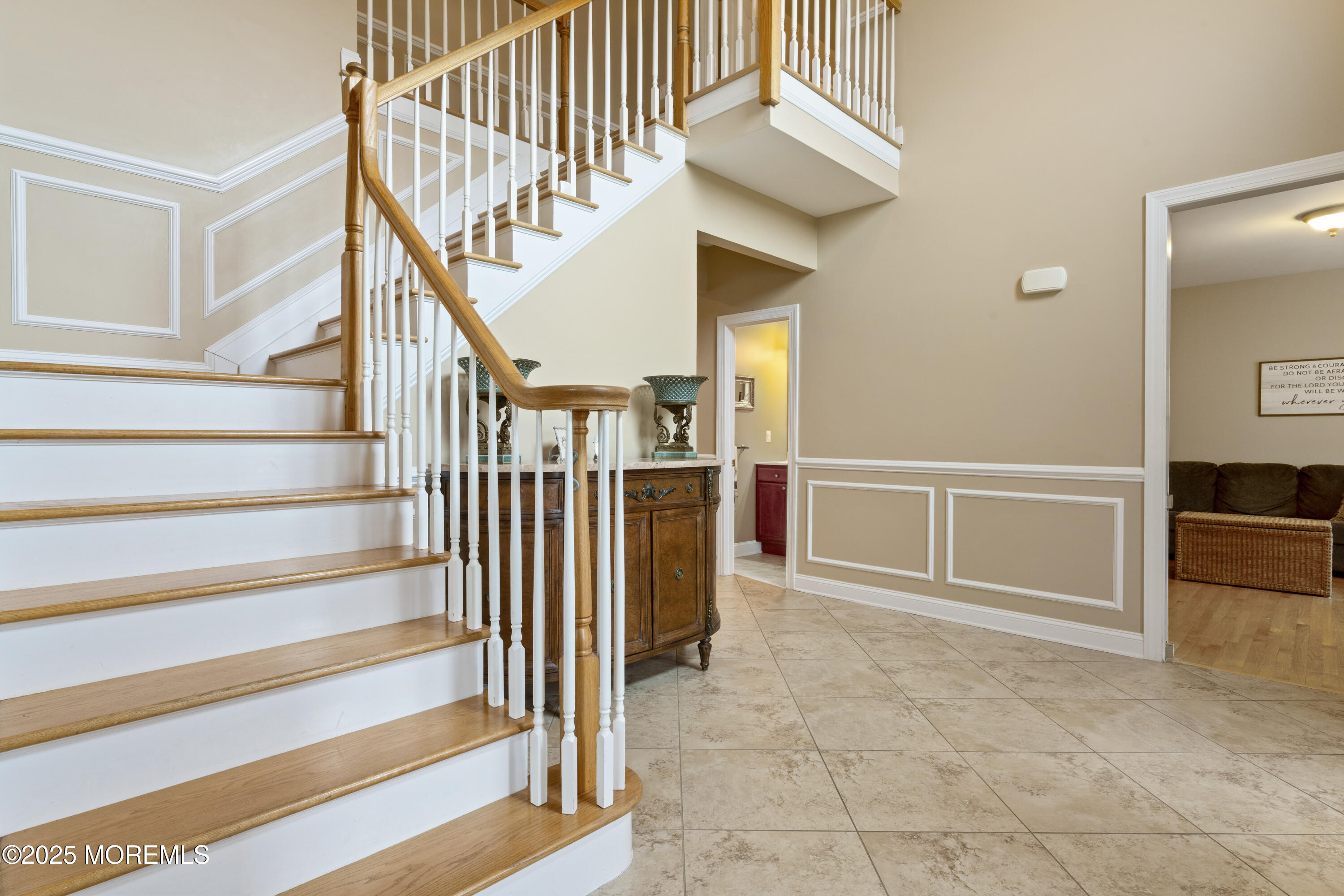 8 Adam Court, Monroe Township, New Jersey image 5