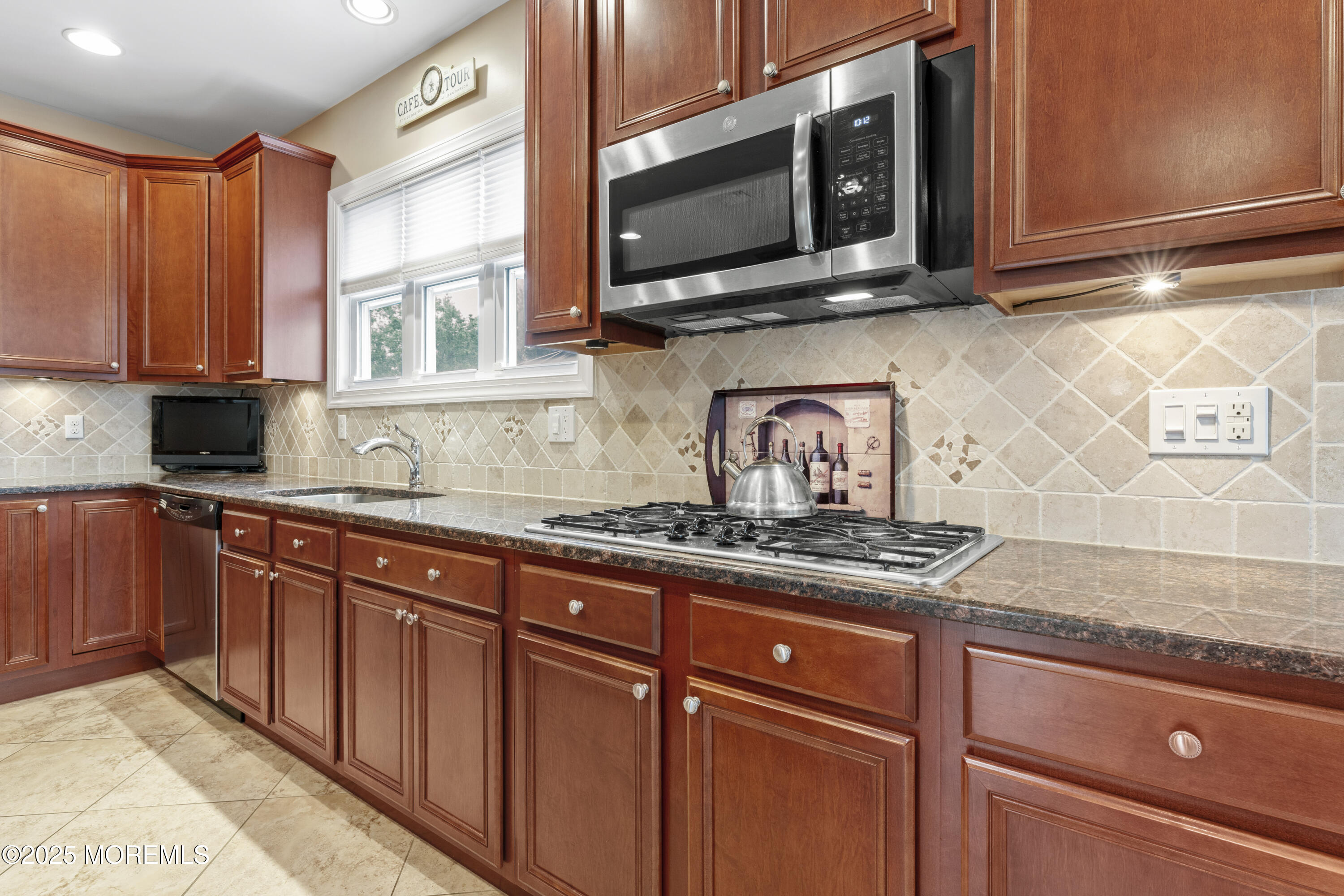 8 Adam Court, Monroe Township, New Jersey image 13