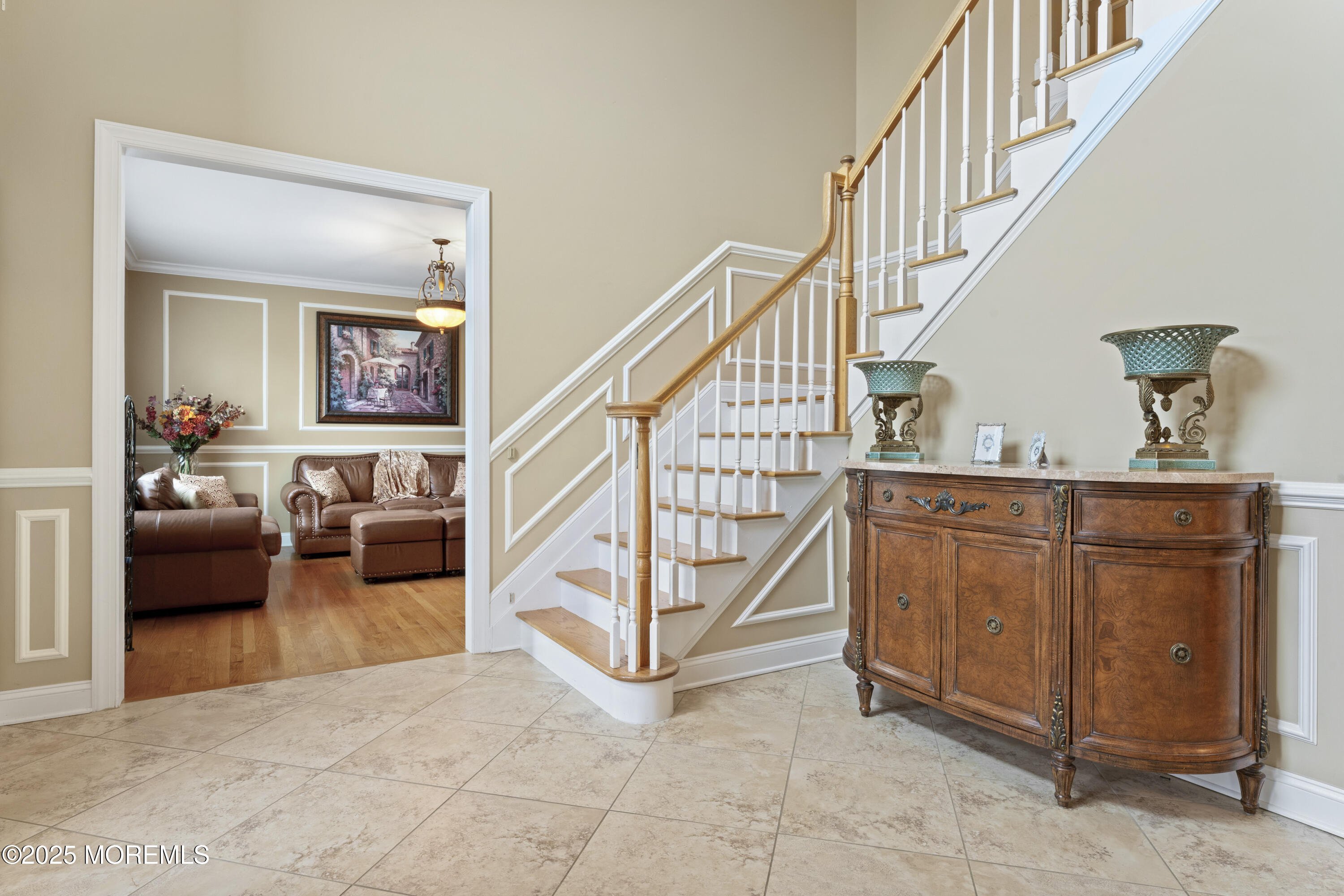 8 Adam Court, Monroe Township, New Jersey image 4