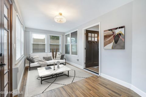 Photo of 423 New Market Road, Piscataway Twp, NJ 08854 (MLS # 22601468)