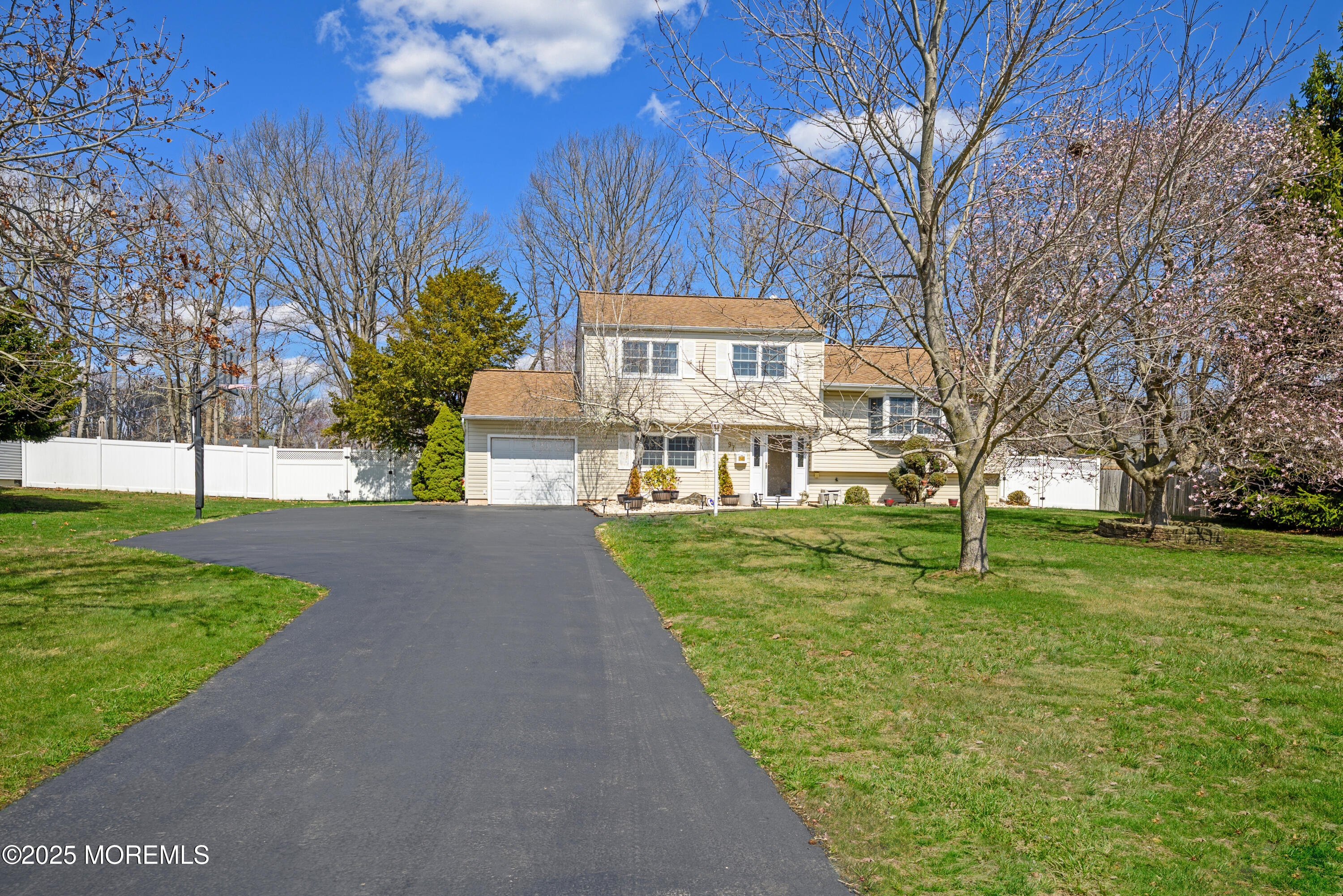 97 Old Queens Boulevard, Manalapan, New Jersey image 3