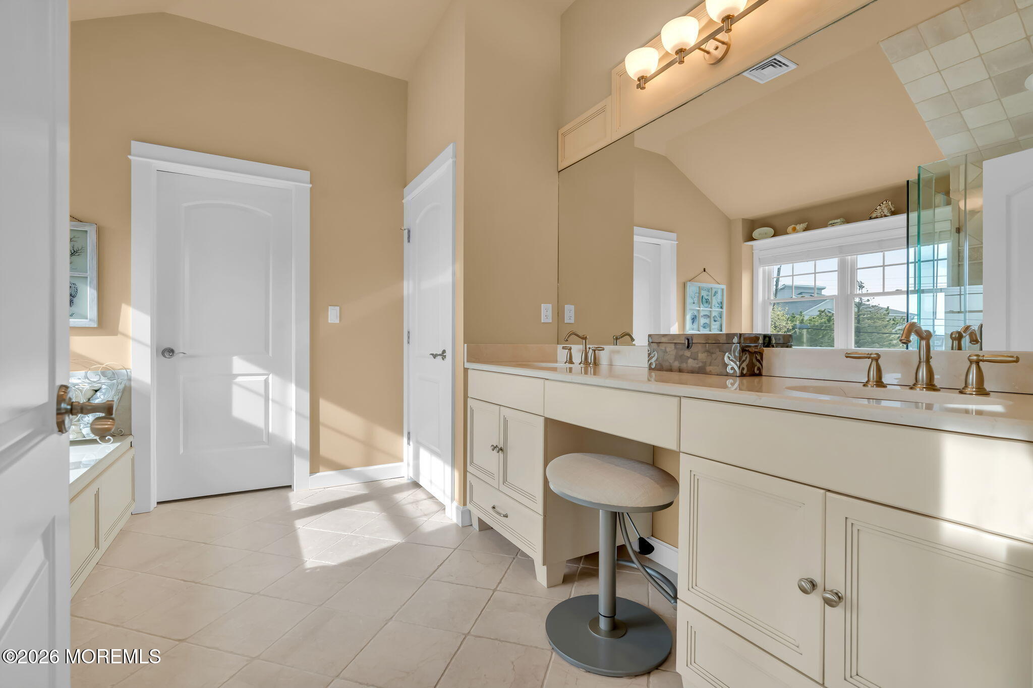 Toms River, New Jersey, 08753, United States, 5 Bedrooms Bedrooms, ,4 BathroomsBathrooms,Residential,Active,2036373