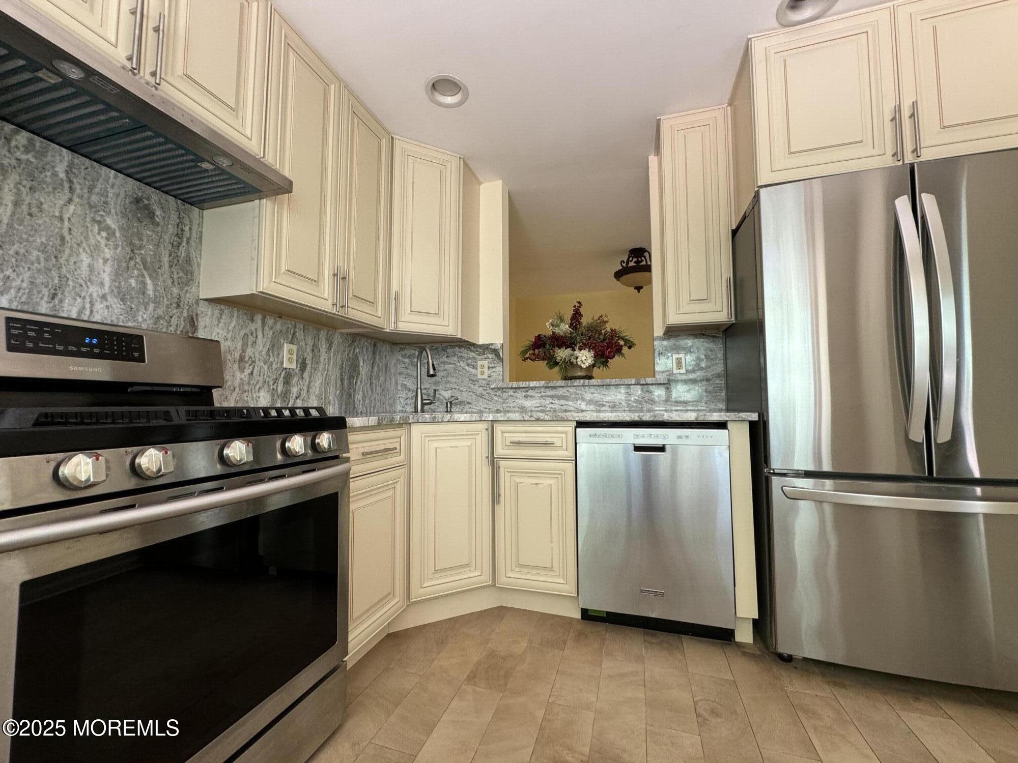 100 Heron Court, Manalapan, New Jersey image 4