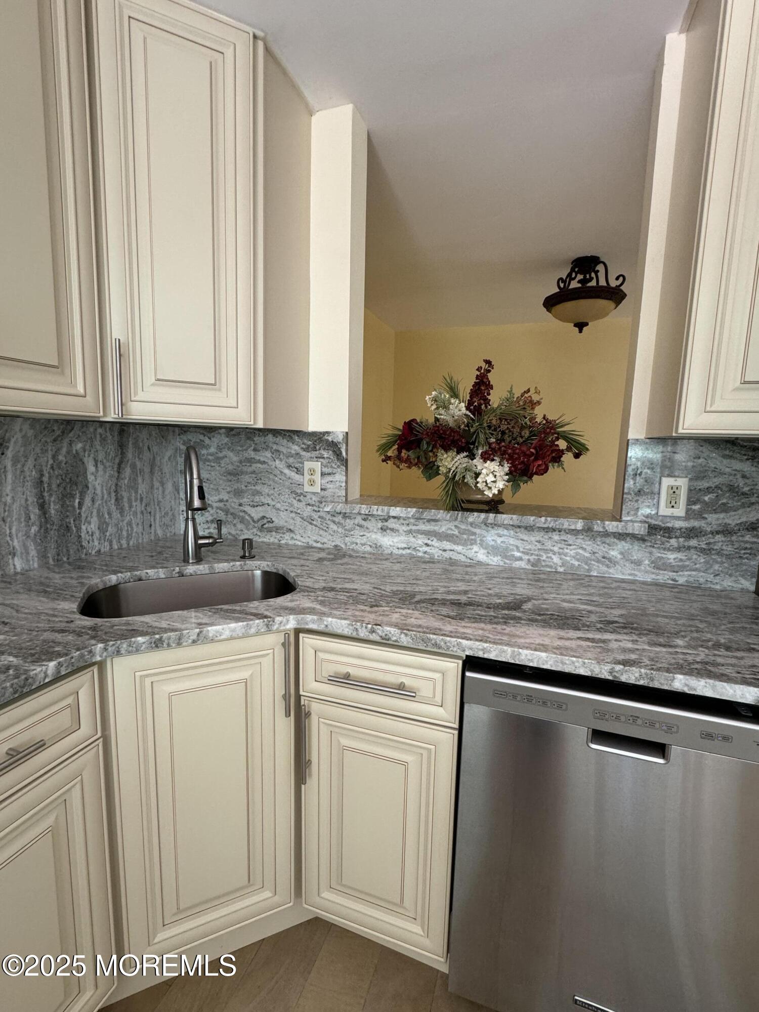 100 Heron Court, Manalapan, New Jersey image 5
