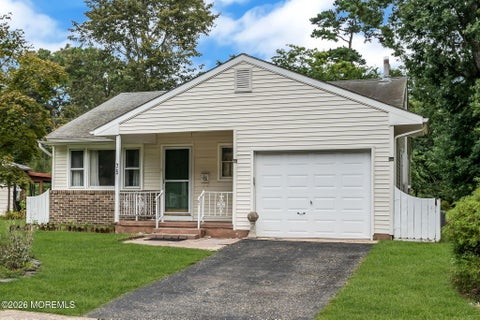 Photo of 75 Columbine Circle, Toms River, NJ 08755 (MLS # 22627715)