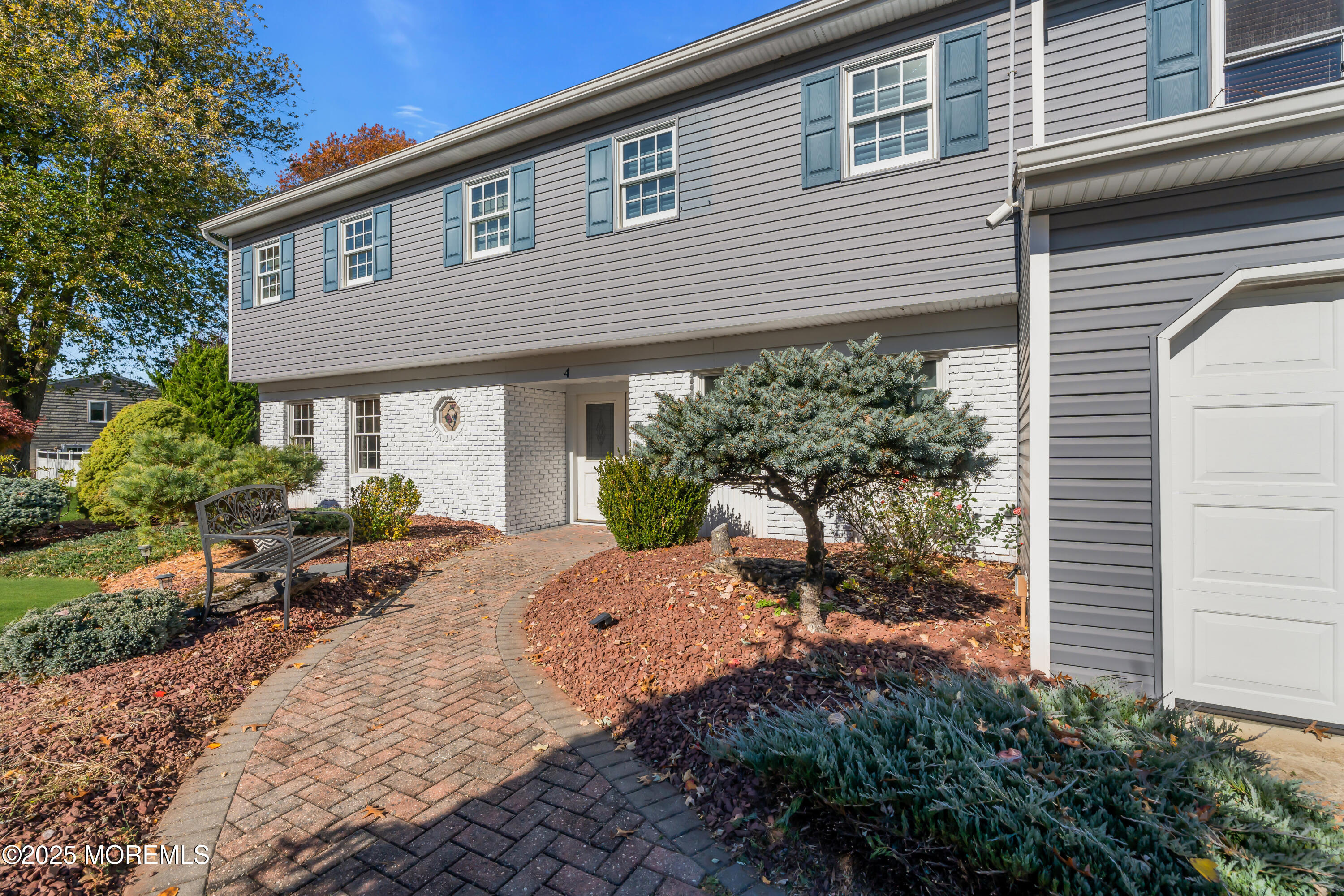 4 Canadian Woods Road