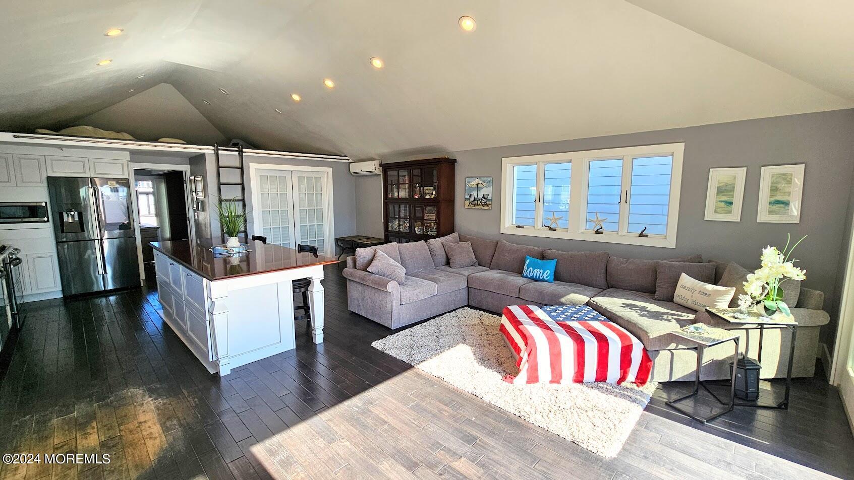 Point Pleasant Beach, New Jersey, 08742, United States, 1 Bedroom Bedrooms, ,1 BathroomBathrooms,Residential,Active,1964265