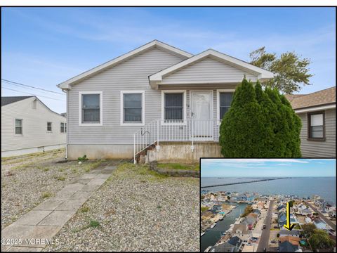 Homes For Sale - 19 Point Road<br/> Toms River, NJ 08753