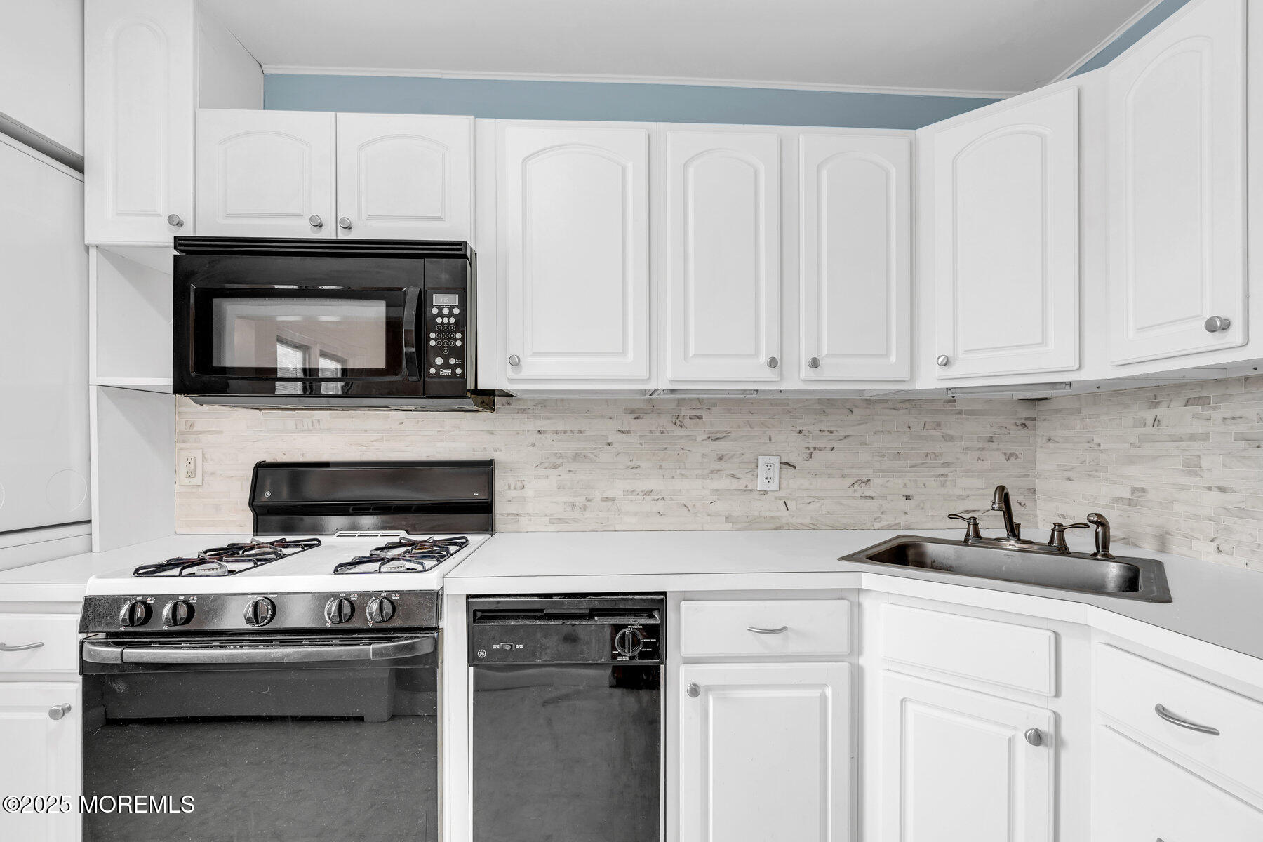 187 Manor, Red Bank, New Jersey image 8