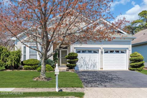 Homes For Sale - 2 Heathersway Court<br/> Lakewood, NJ 08701