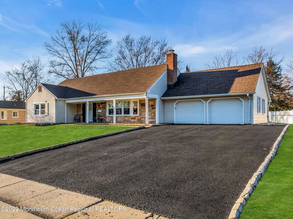 28 Lakeridge Drive, Matawan, NJ 07747, MLS 22236978 Howard Hanna