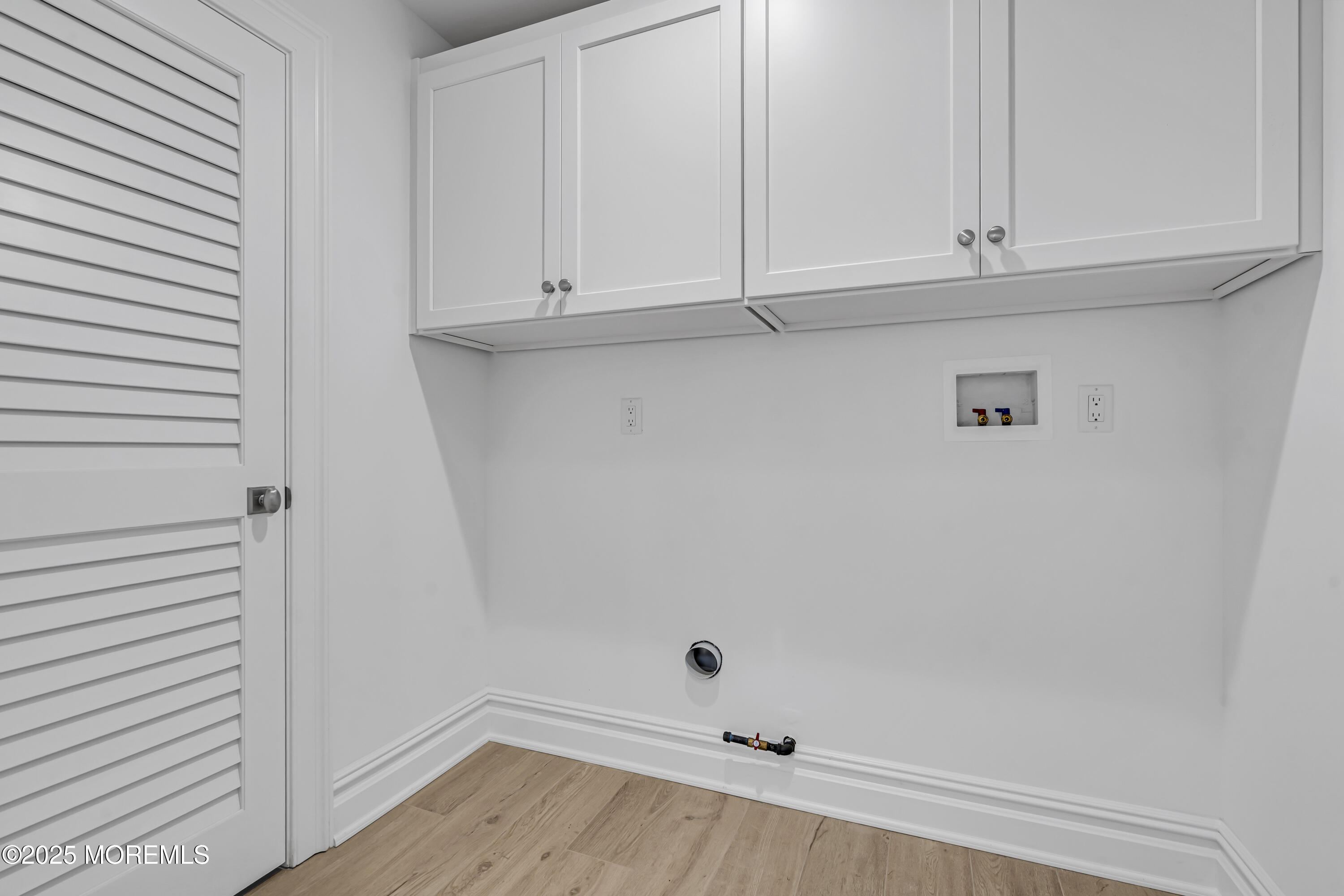 Mantoloking, New Jersey, 08738, United States, 6 Bedrooms Bedrooms, ,6 BathroomsBathrooms,Residential,Active,2006879