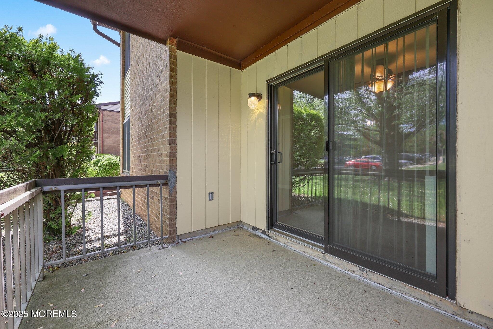 35 Amberly Drive #E, Manalapan, New Jersey image 20