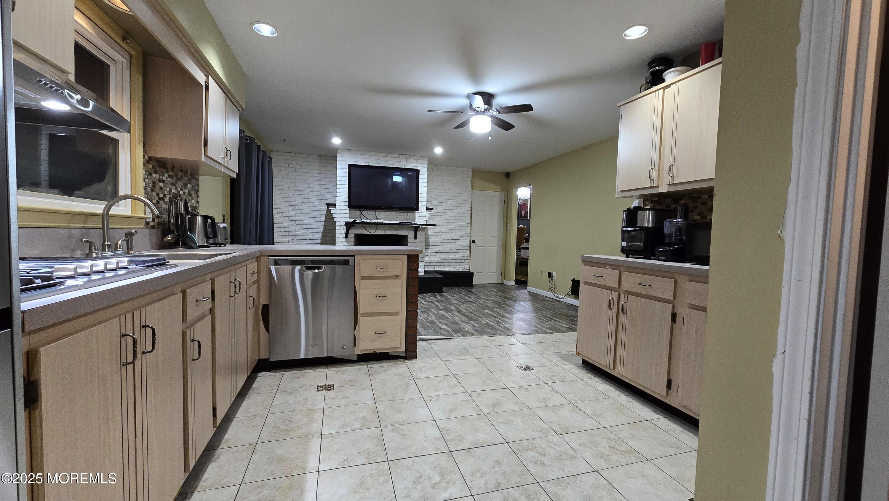22 Delaney Court, South Plainfield, New Jersey image 15