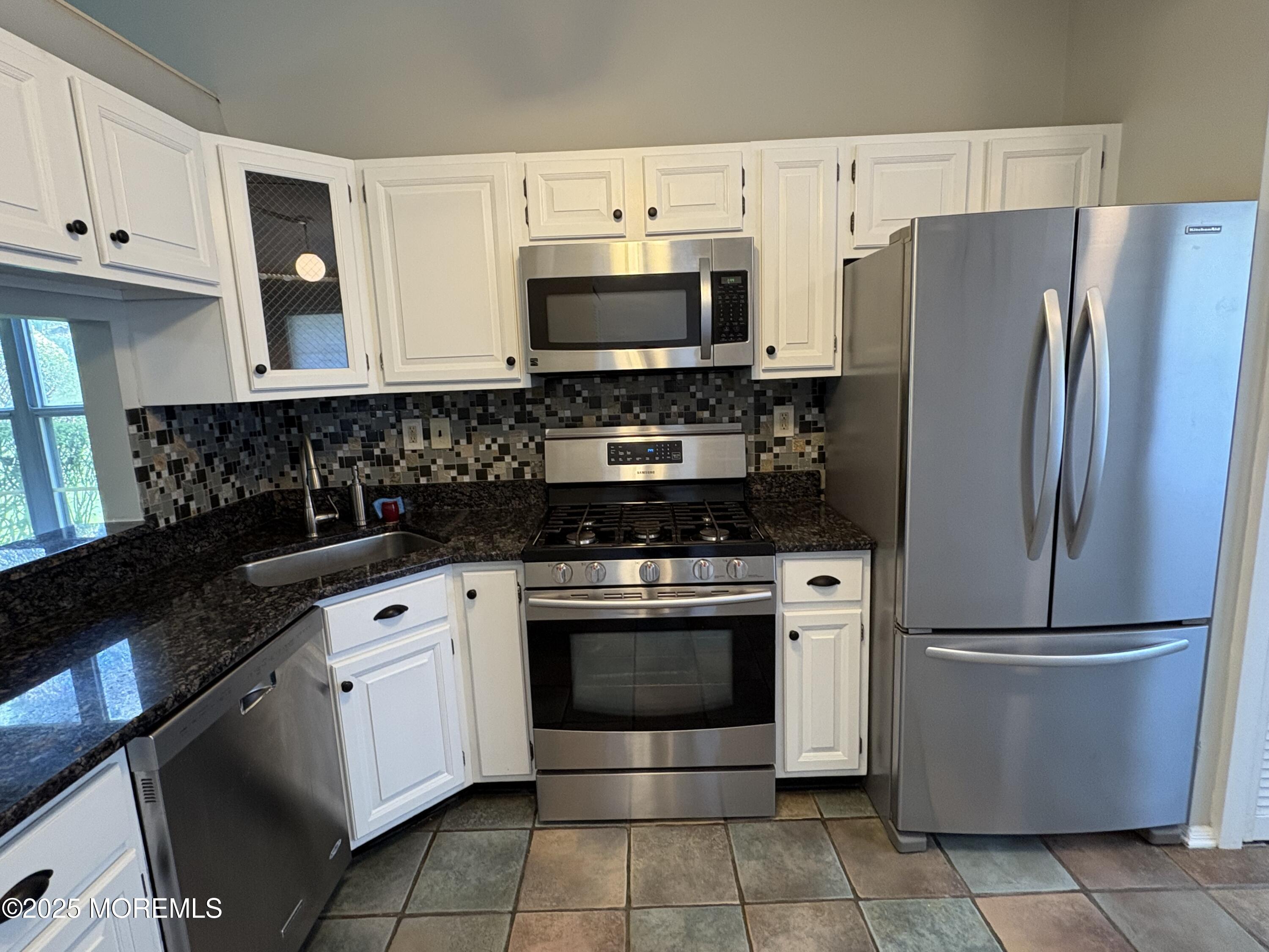 74 Boxwood Terrace #12, Red Bank, New Jersey image 8