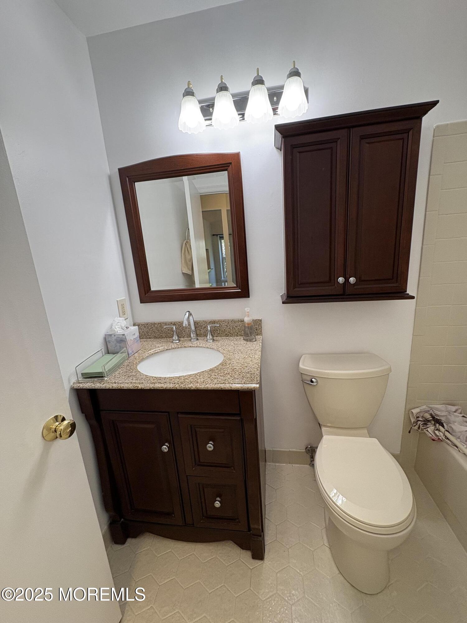 74 Boxwood Terrace #12, Red Bank, New Jersey image 27