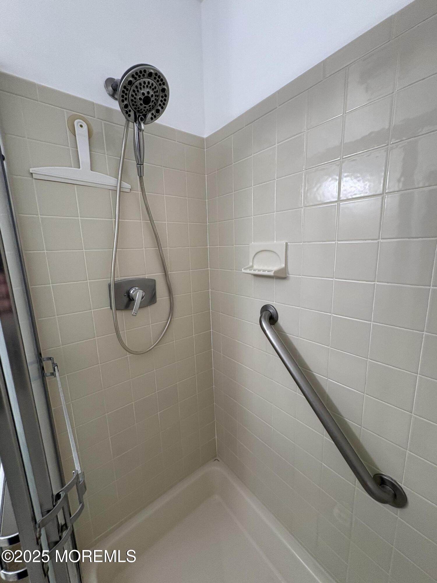 74 Boxwood Terrace #12, Red Bank, New Jersey image 24