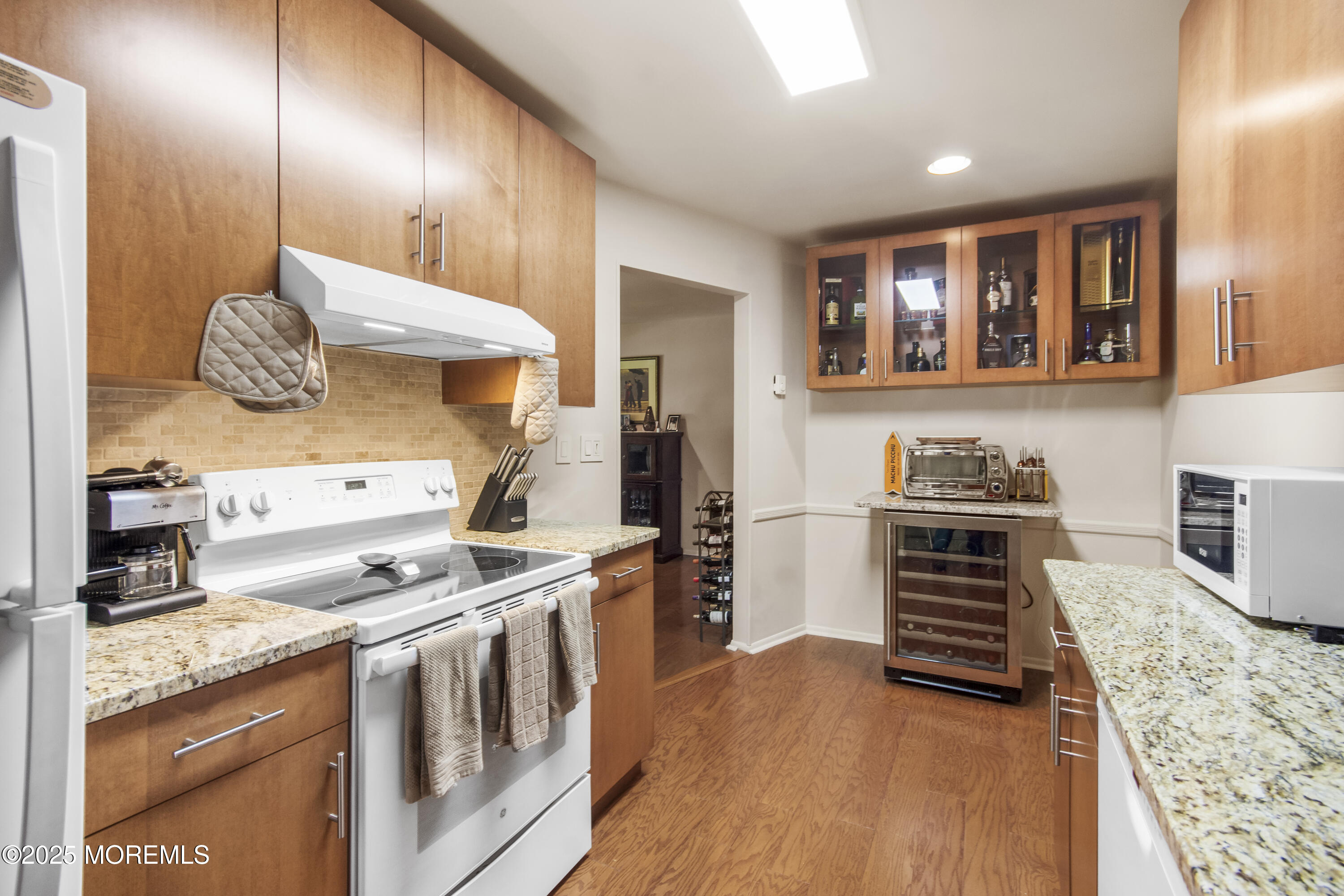 6 Pine Cluster Circle #F, Manalapan, New Jersey image 14