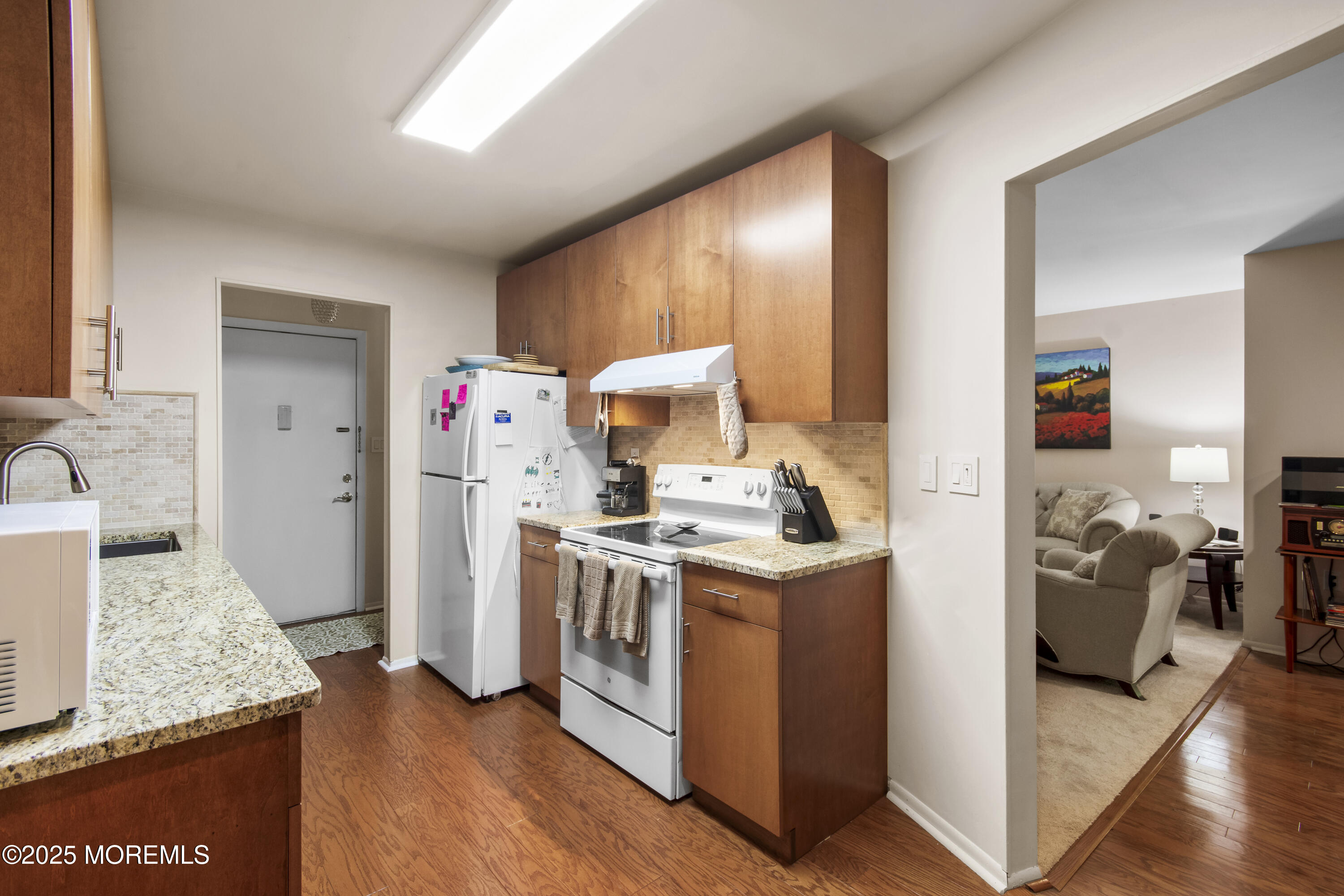 6 Pine Cluster Circle #F, Manalapan, New Jersey image 13