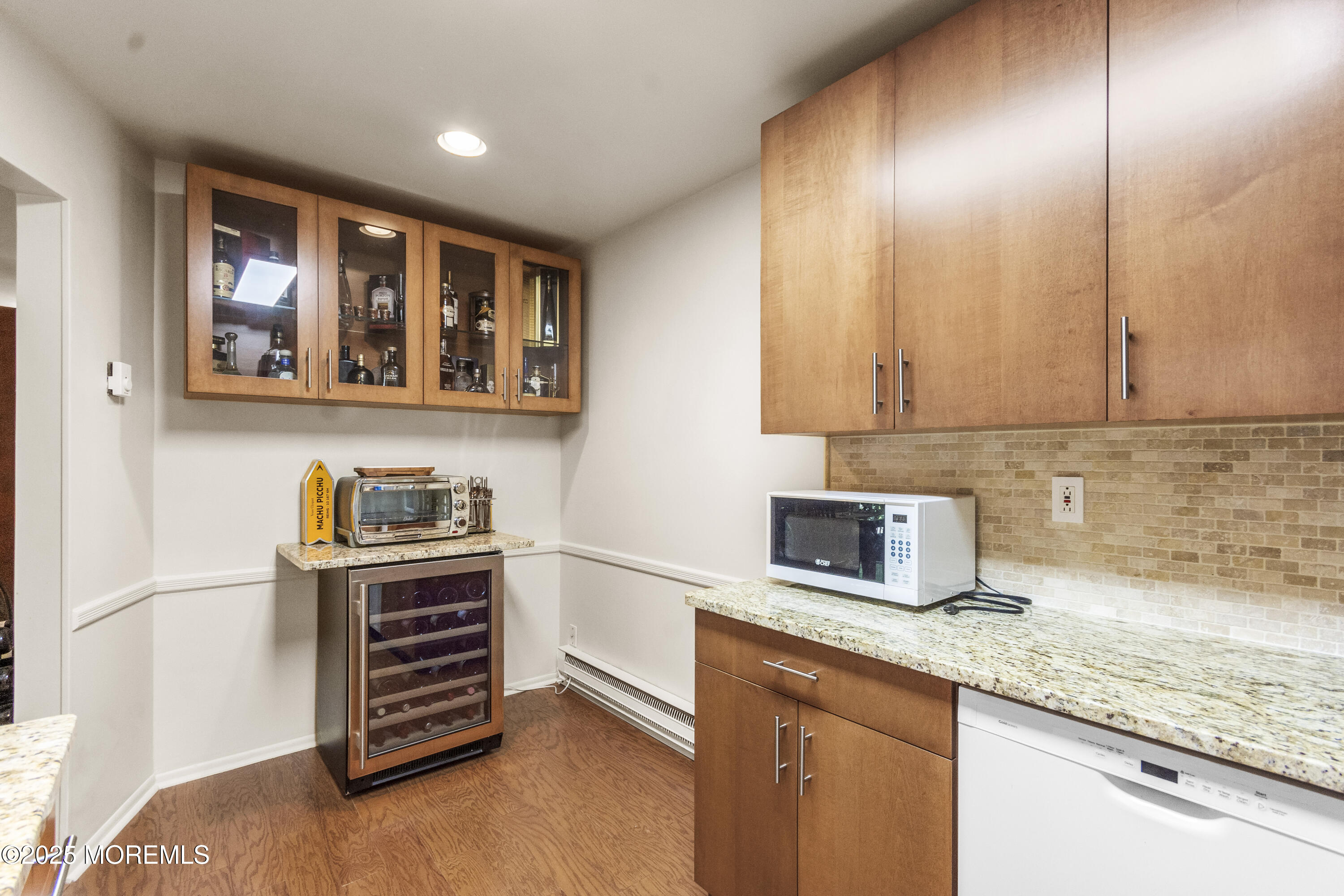 6 Pine Cluster Circle #F, Manalapan, New Jersey image 16