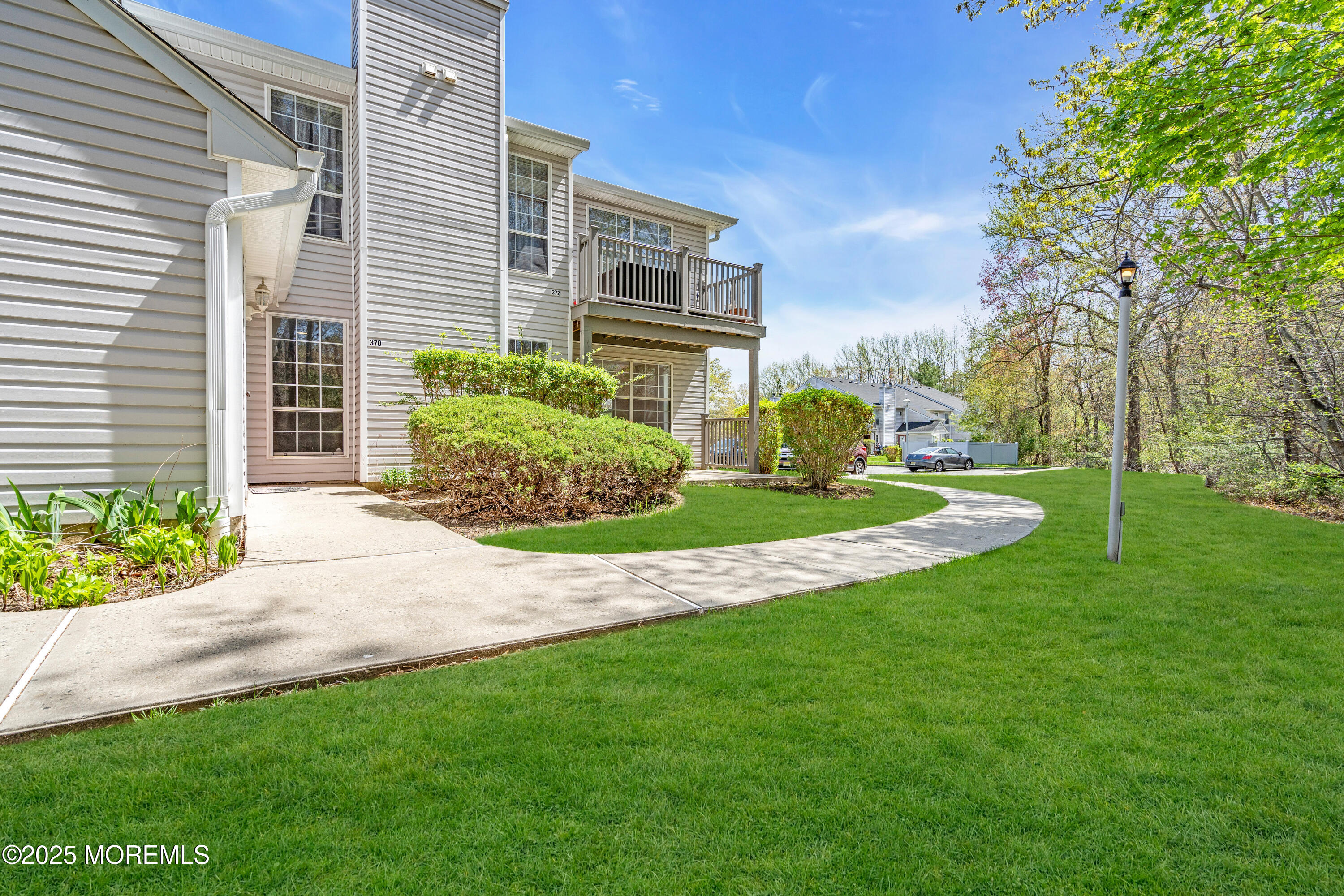370 Mayfair Place, Morganville, New Jersey image 3