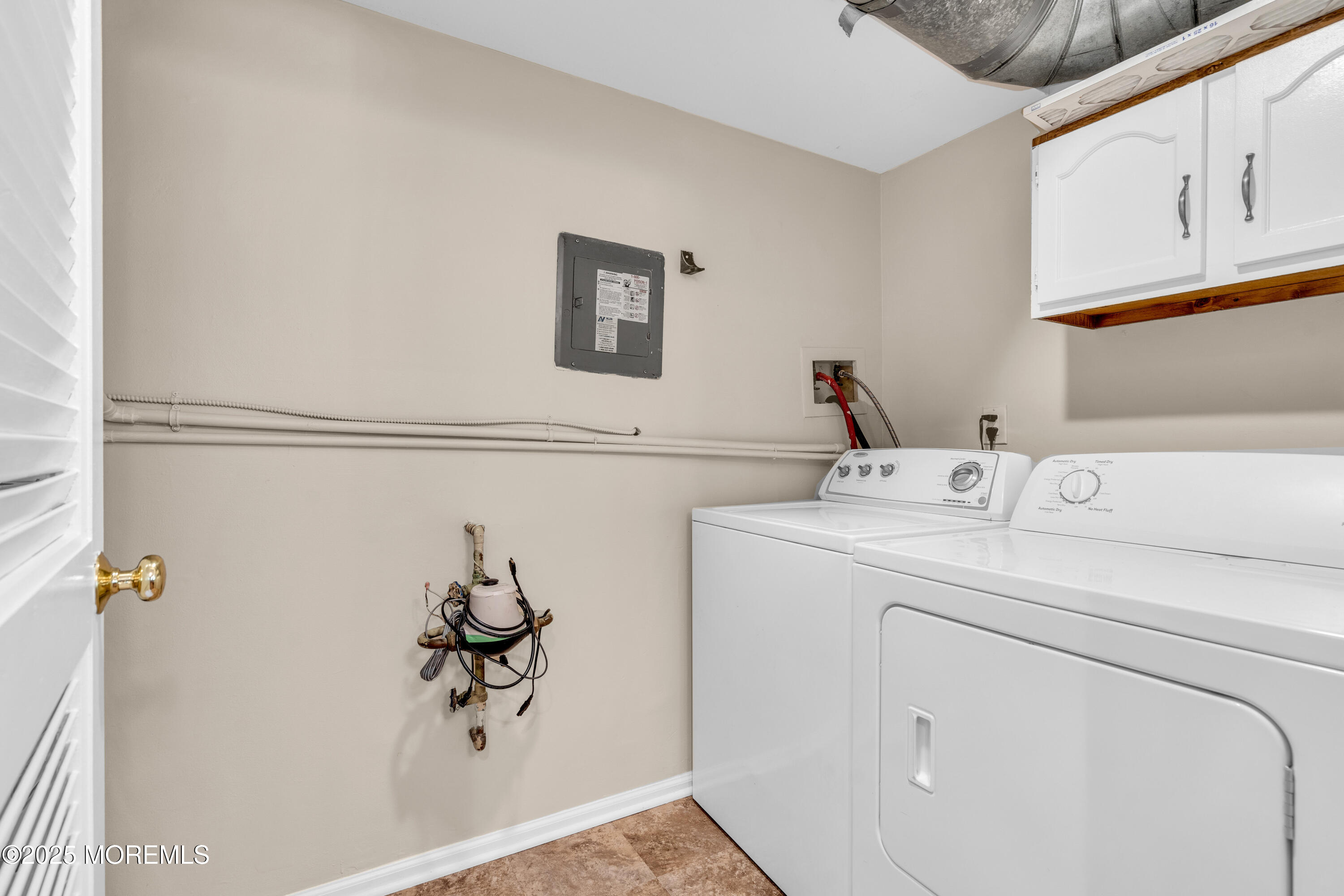 370 Mayfair Place, Morganville, New Jersey image 23