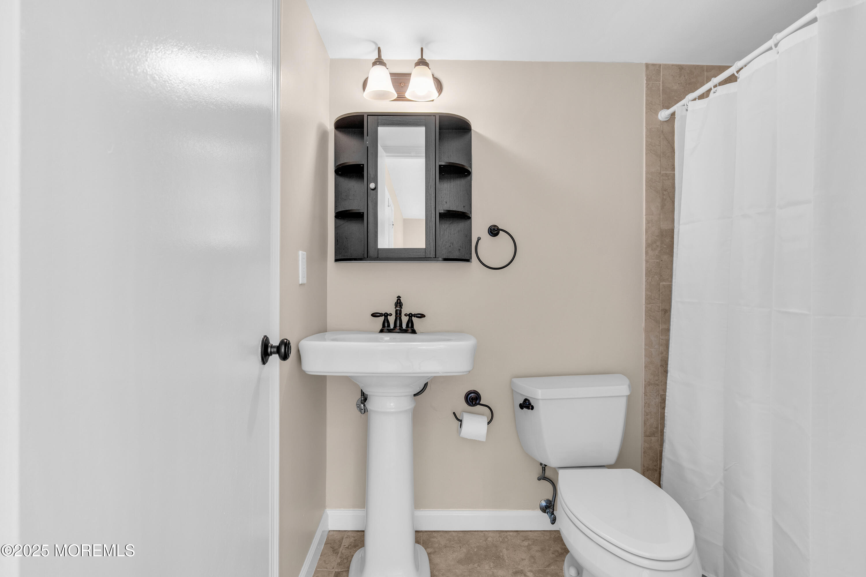 370 Mayfair Place, Morganville, New Jersey image 29