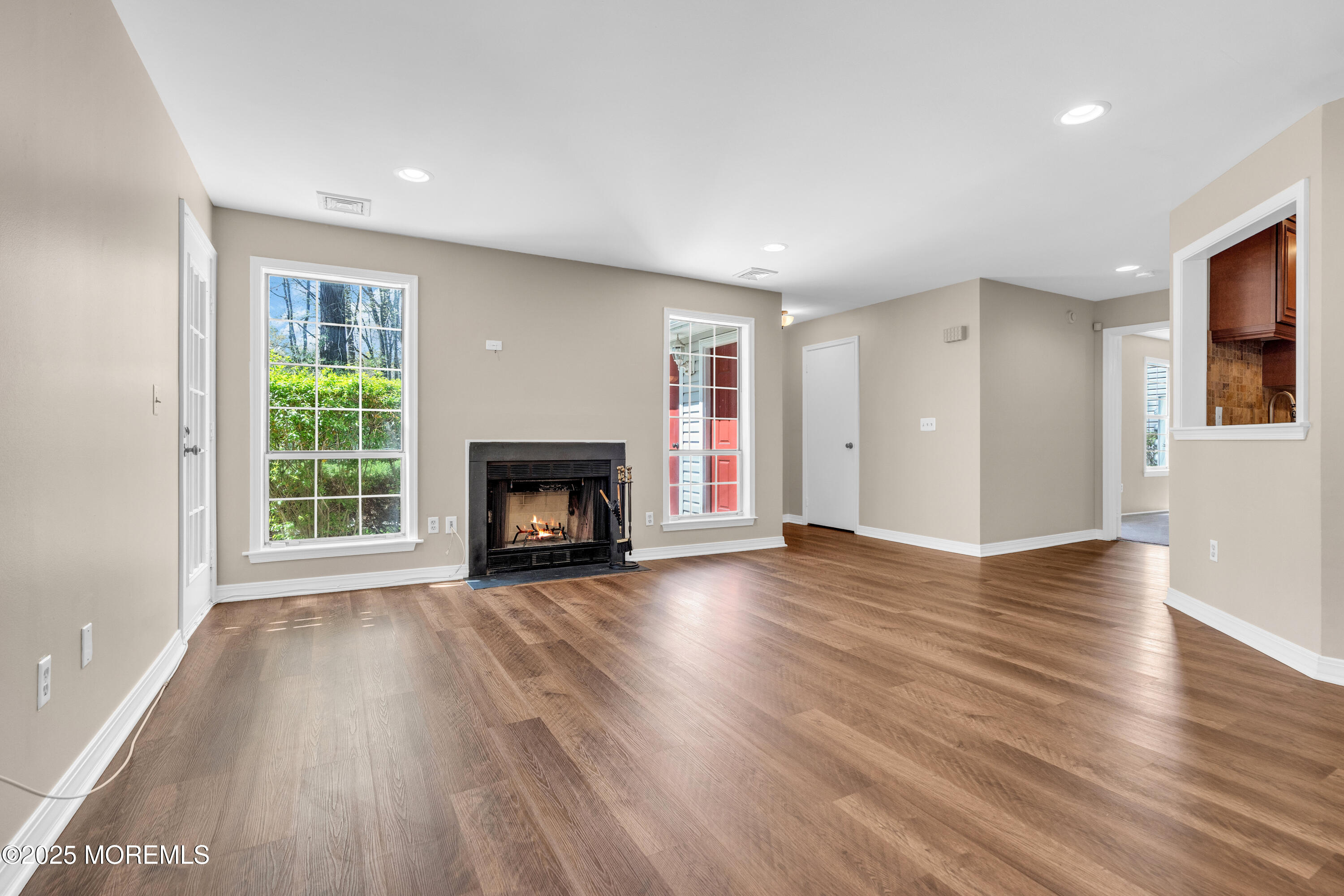 370 Mayfair Place, Morganville, New Jersey image 8