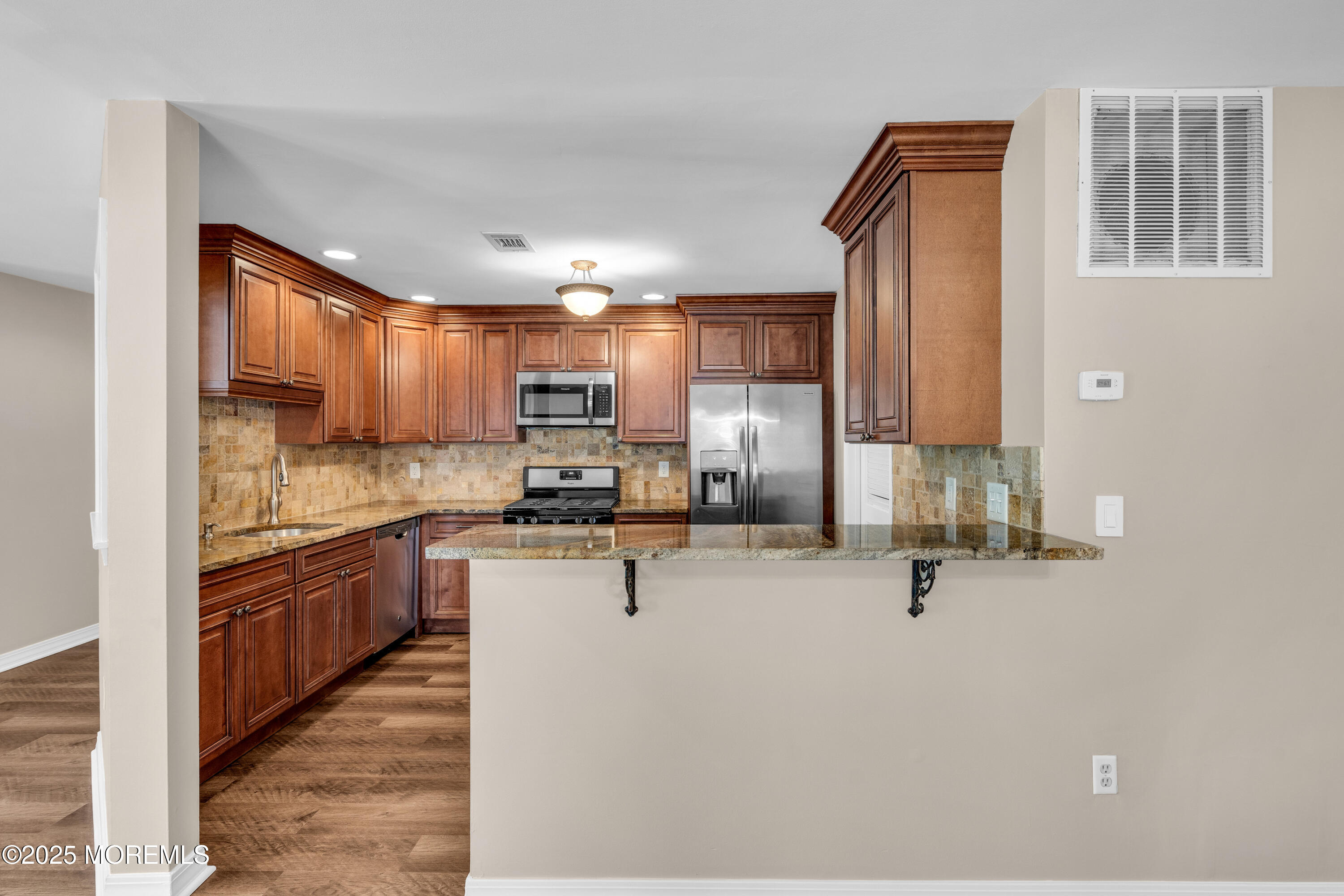 370 Mayfair Place, Morganville, New Jersey image 16