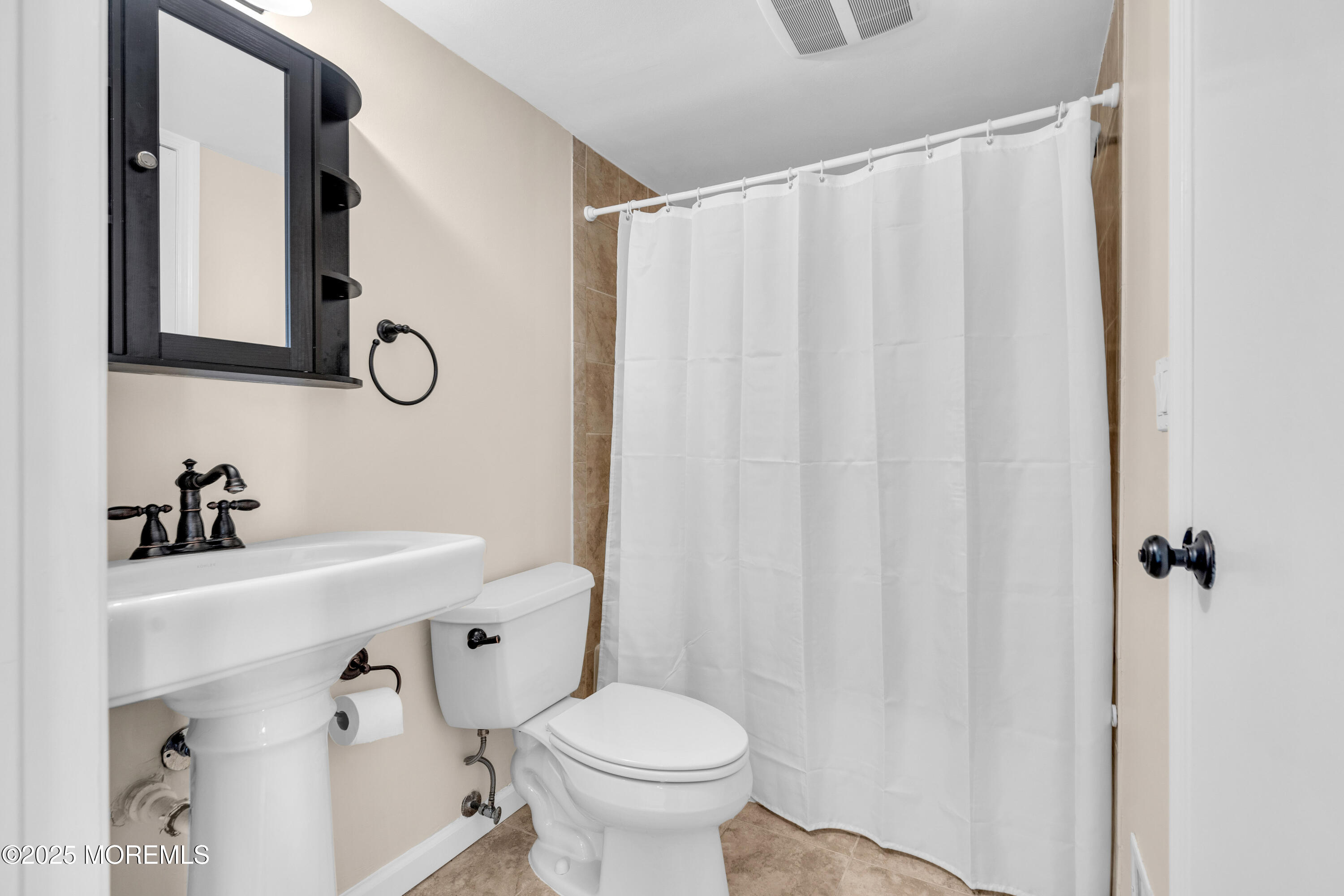 370 Mayfair Place, Morganville, New Jersey image 30