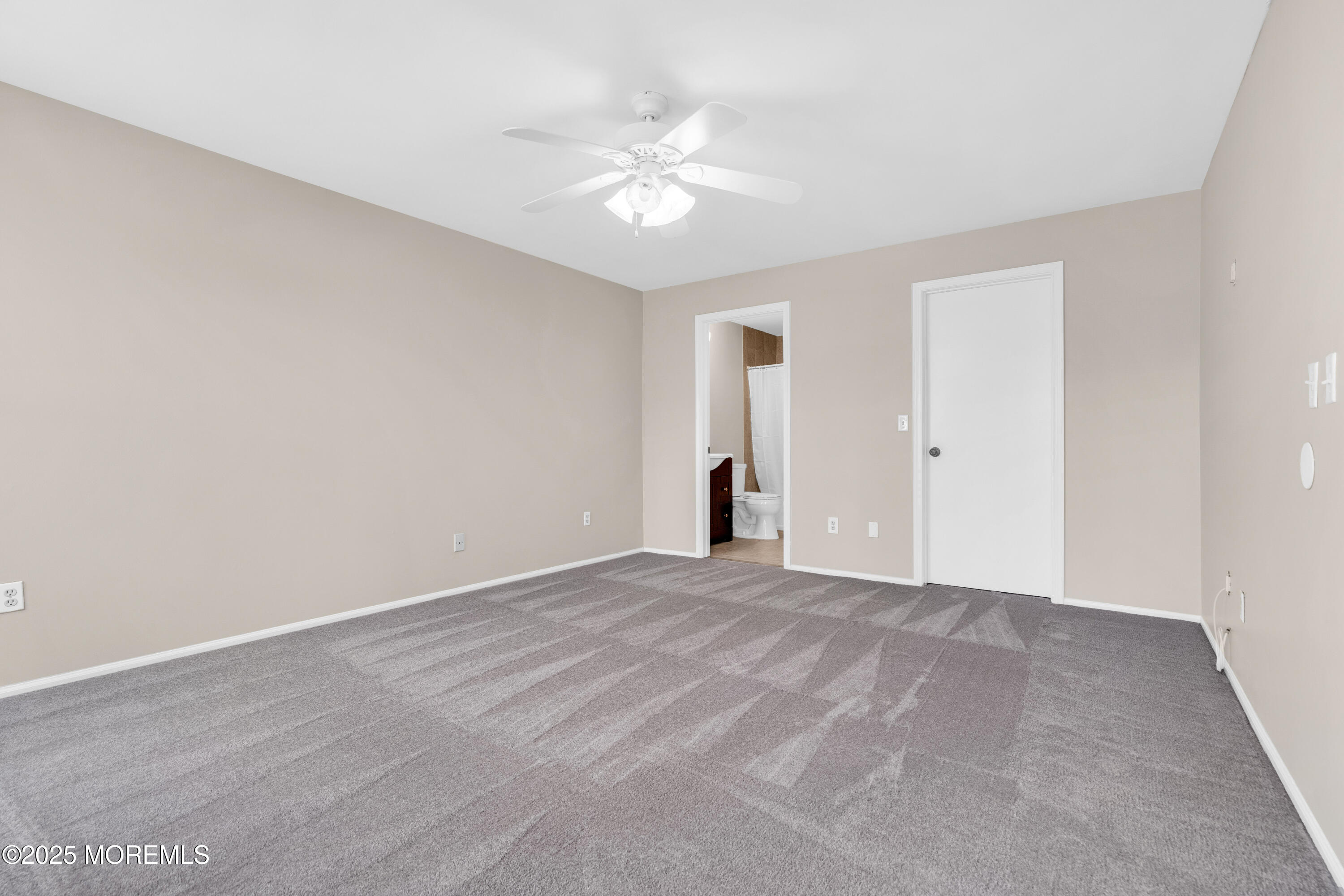 370 Mayfair Place, Morganville, New Jersey image 33