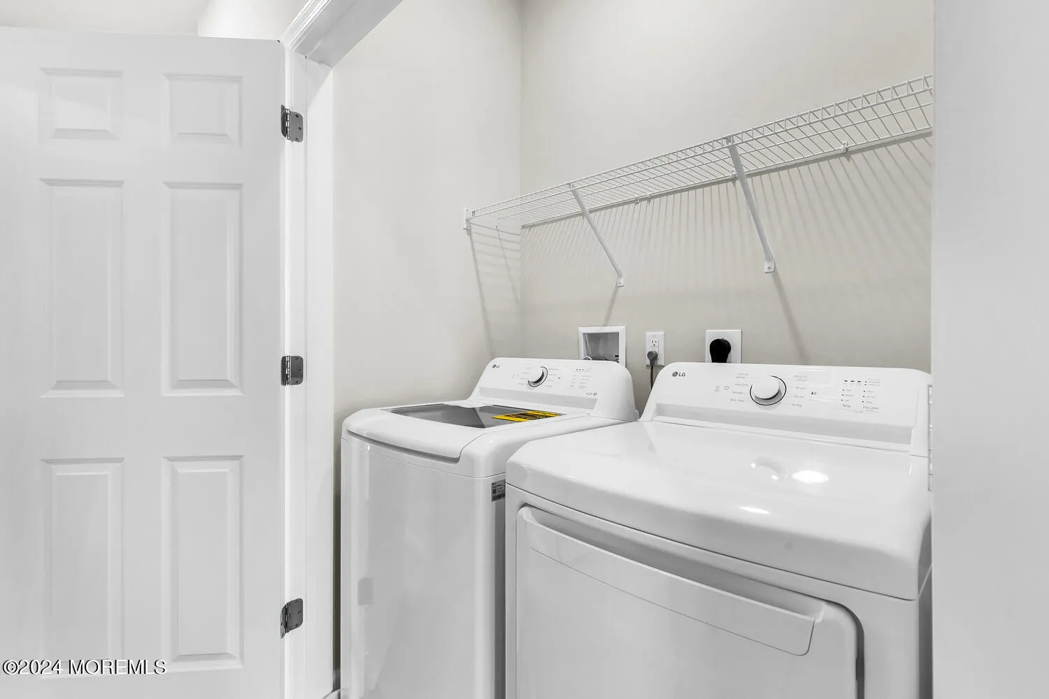 Oceanport, New Jersey 07757, United States, 4 Bedrooms Bedrooms, ,4 BathroomsBathrooms,Residential,Pending,105984