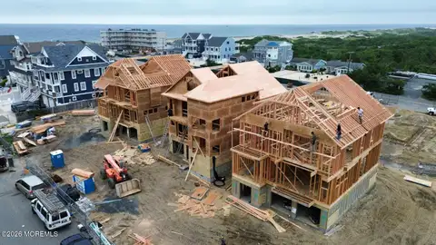 MLS: 22621873