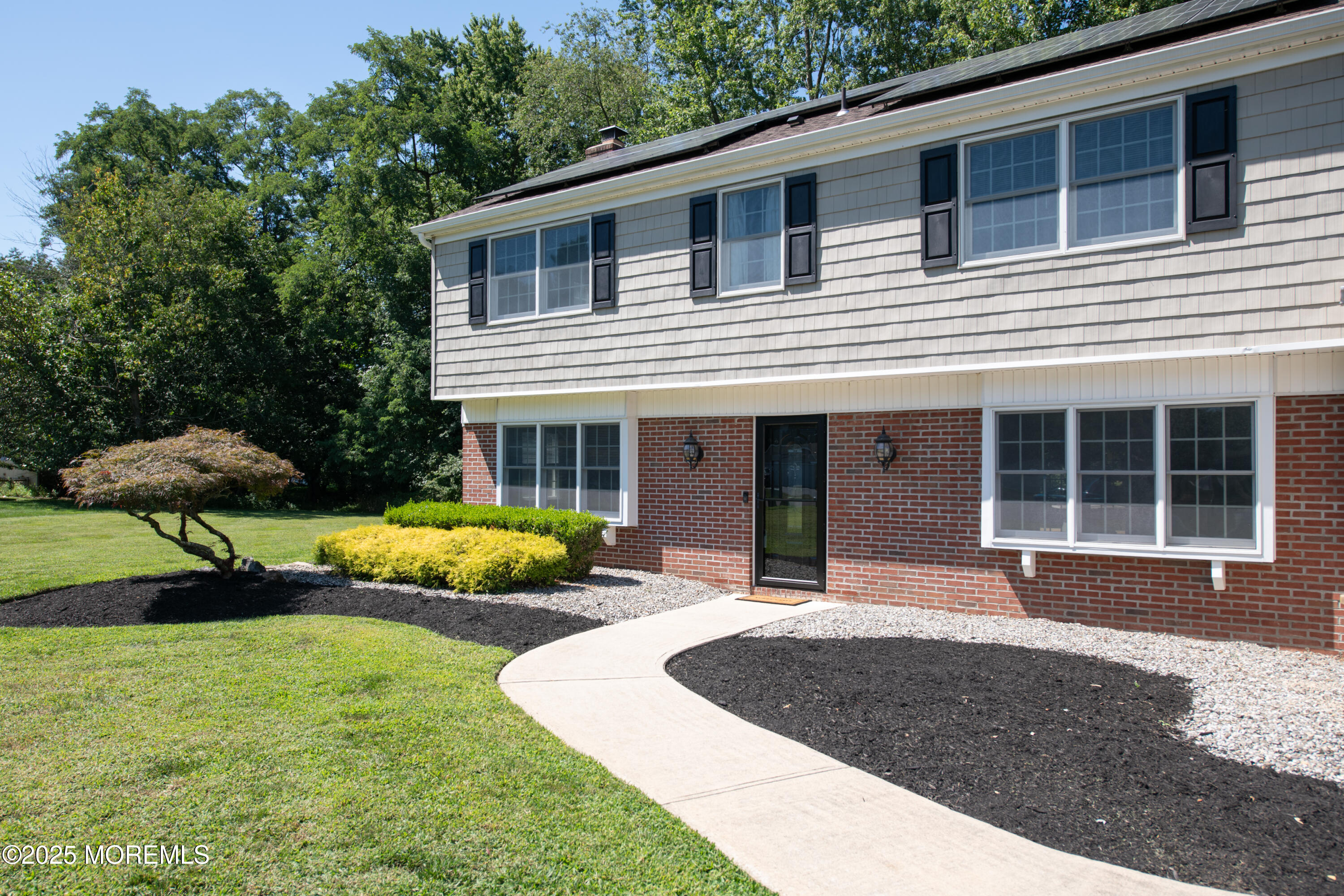 8 Wayne Court