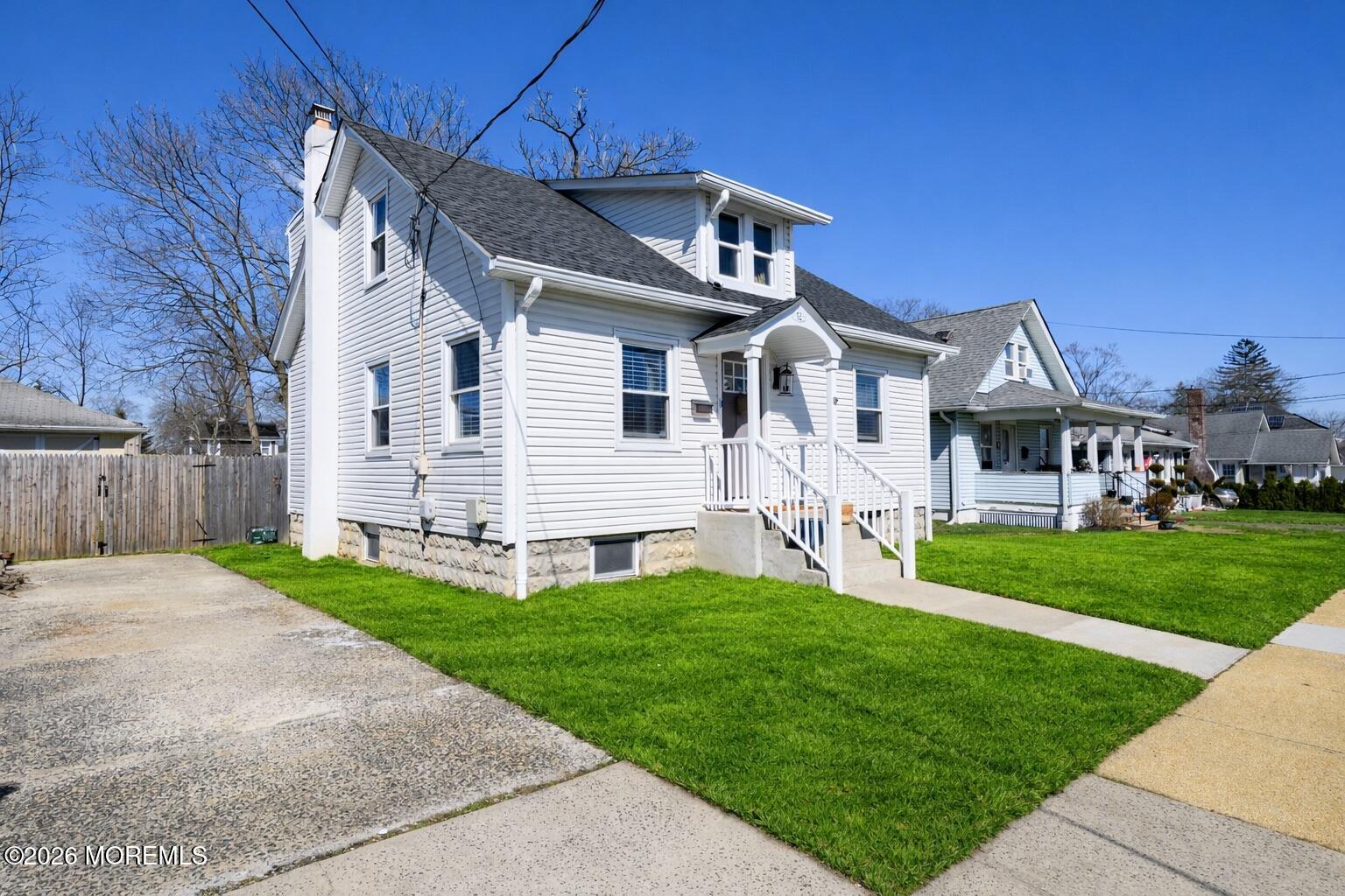 12 E Westside Avenue