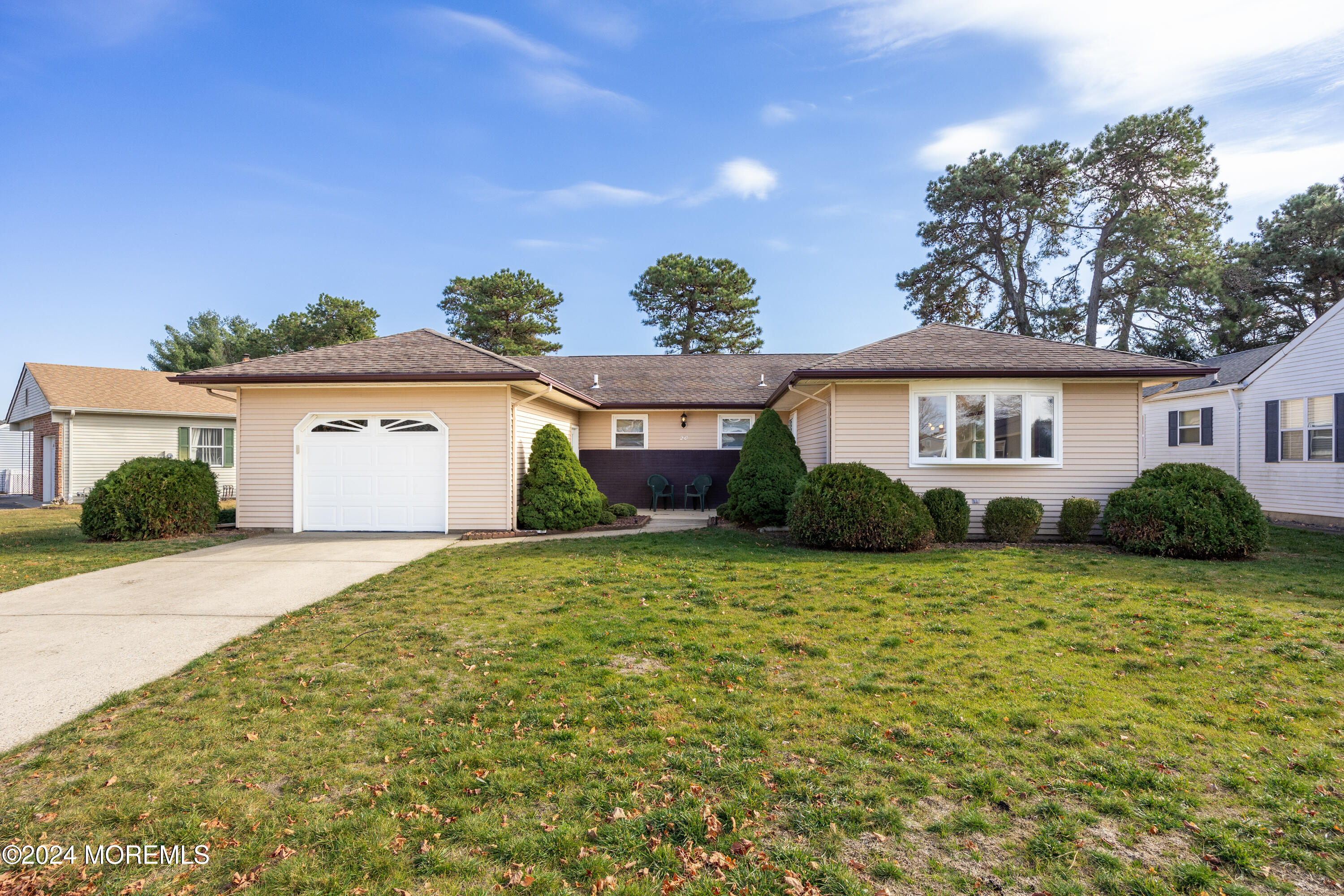 713 Freemont Drive #703, Manalapan, New Jersey image 1