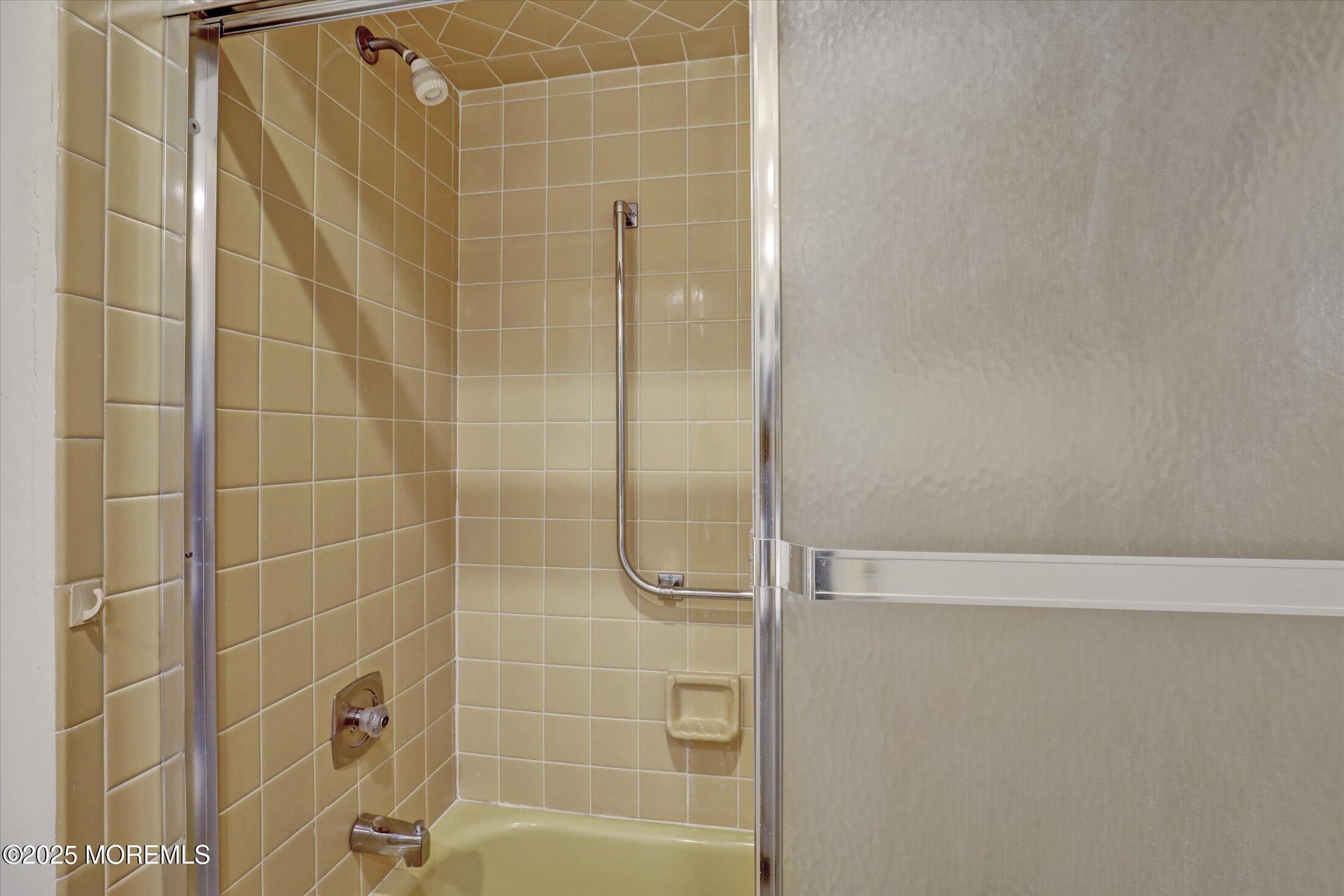 162 Cross Slope Court #B, Manalapan, New Jersey image 25