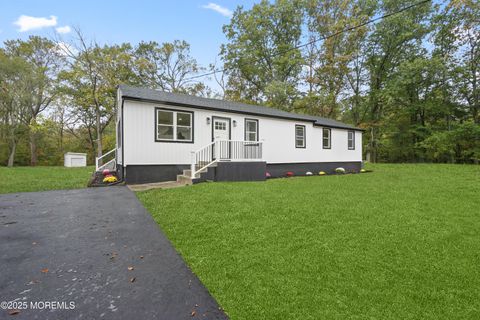 Photo of 393 E Millstream Road, Cream Ridge, NJ 08514 (MLS # 22530707)