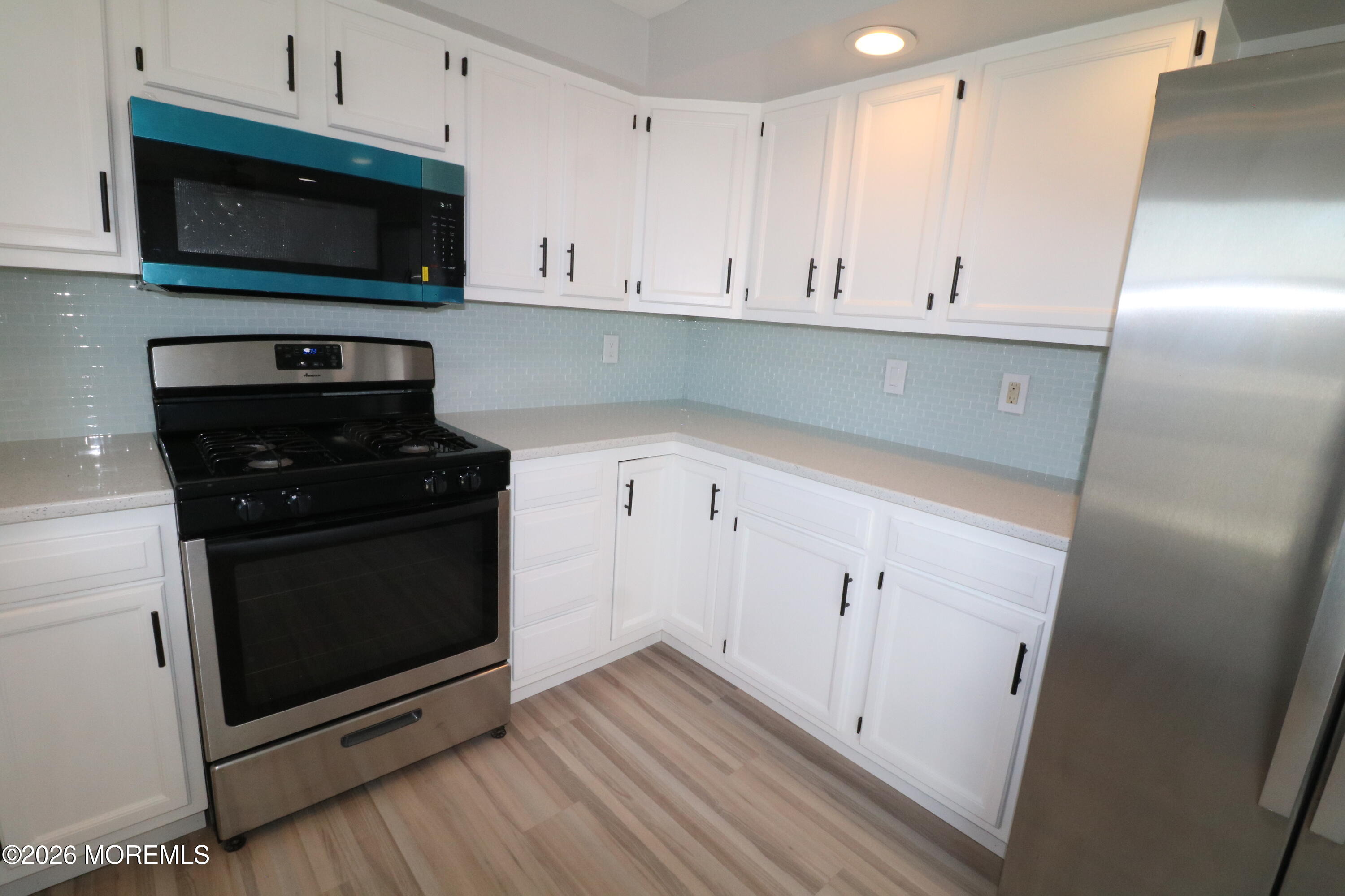 17 W Delaware Drive
