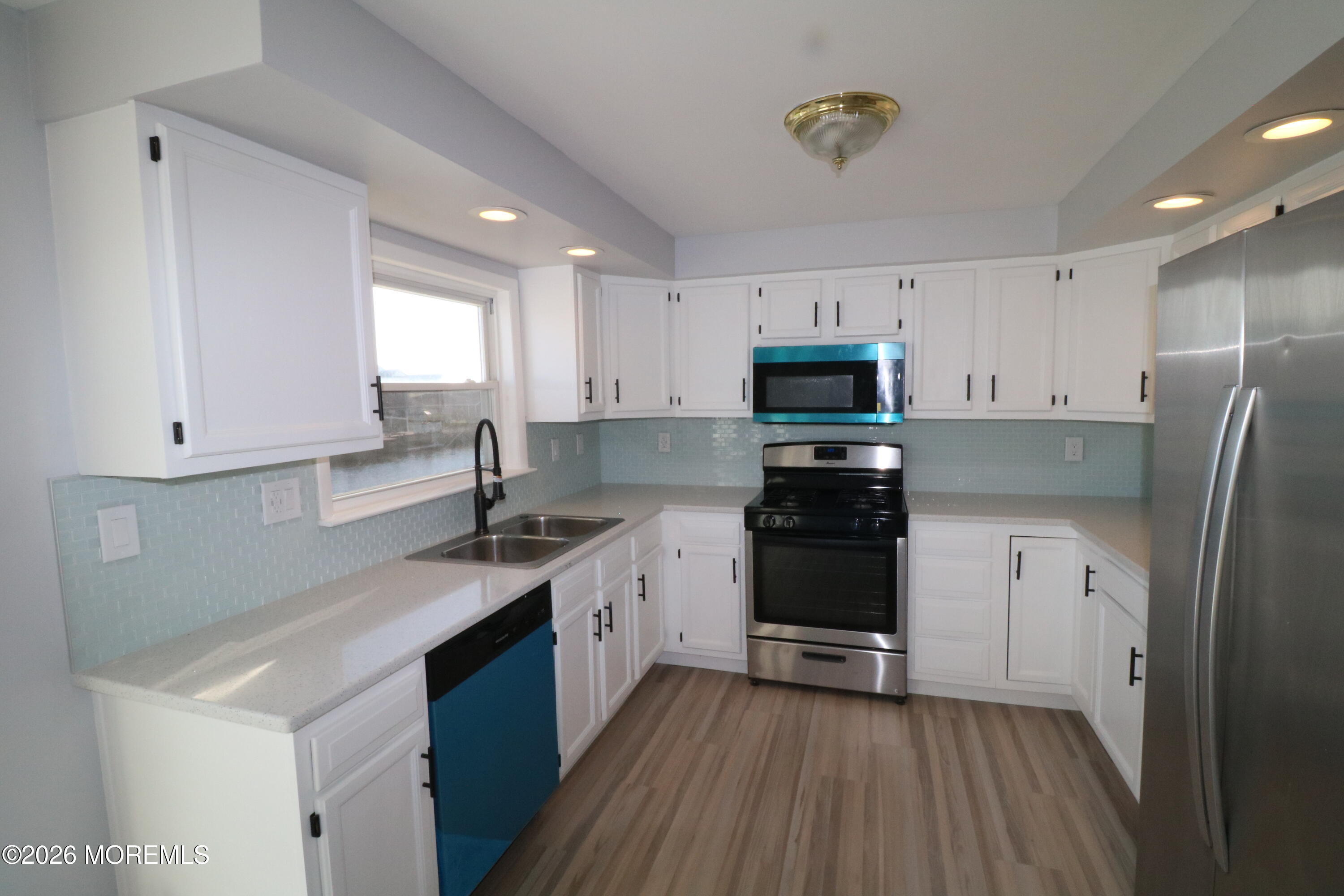17 W Delaware Drive