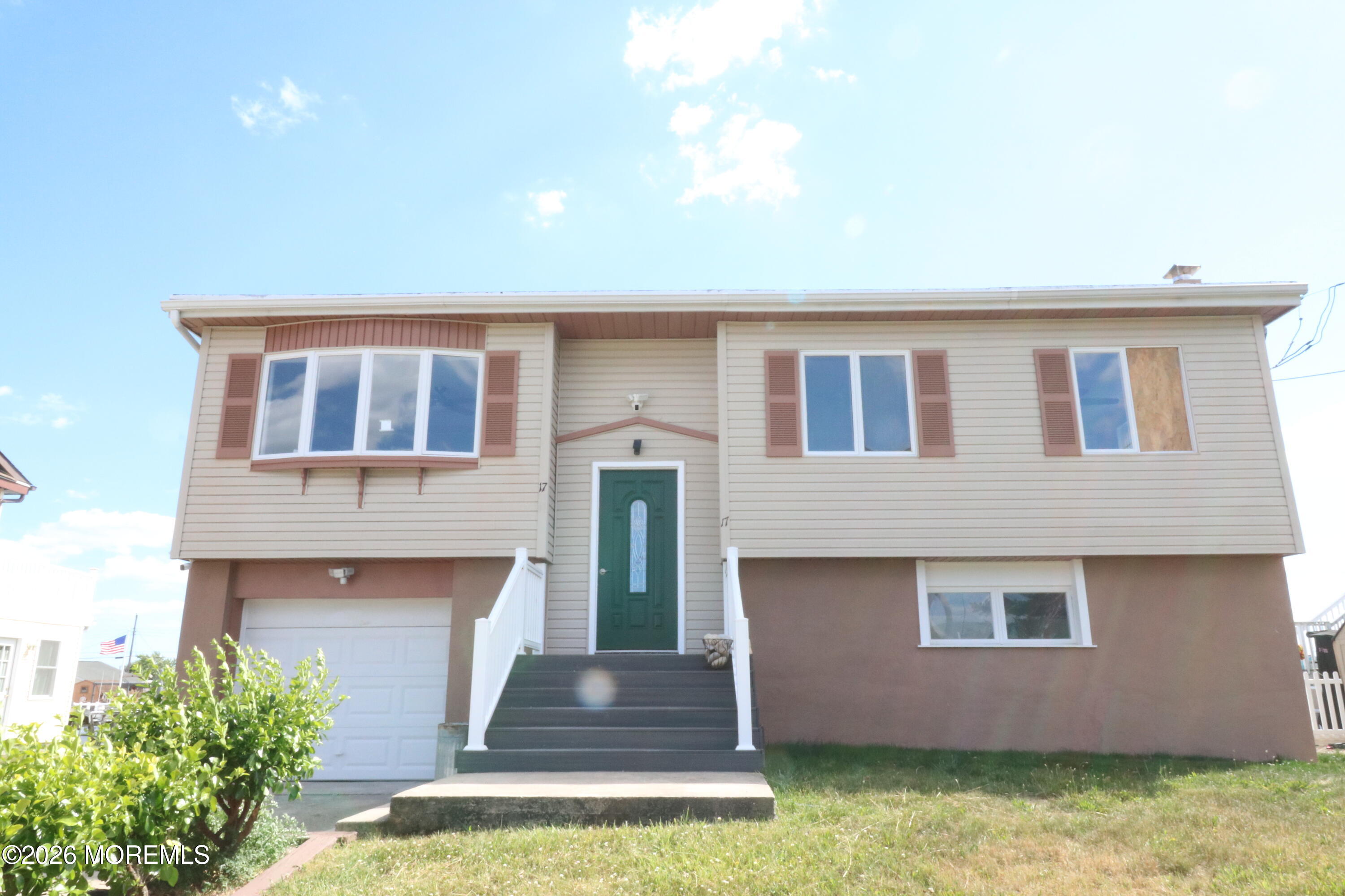 17 W Delaware Drive
